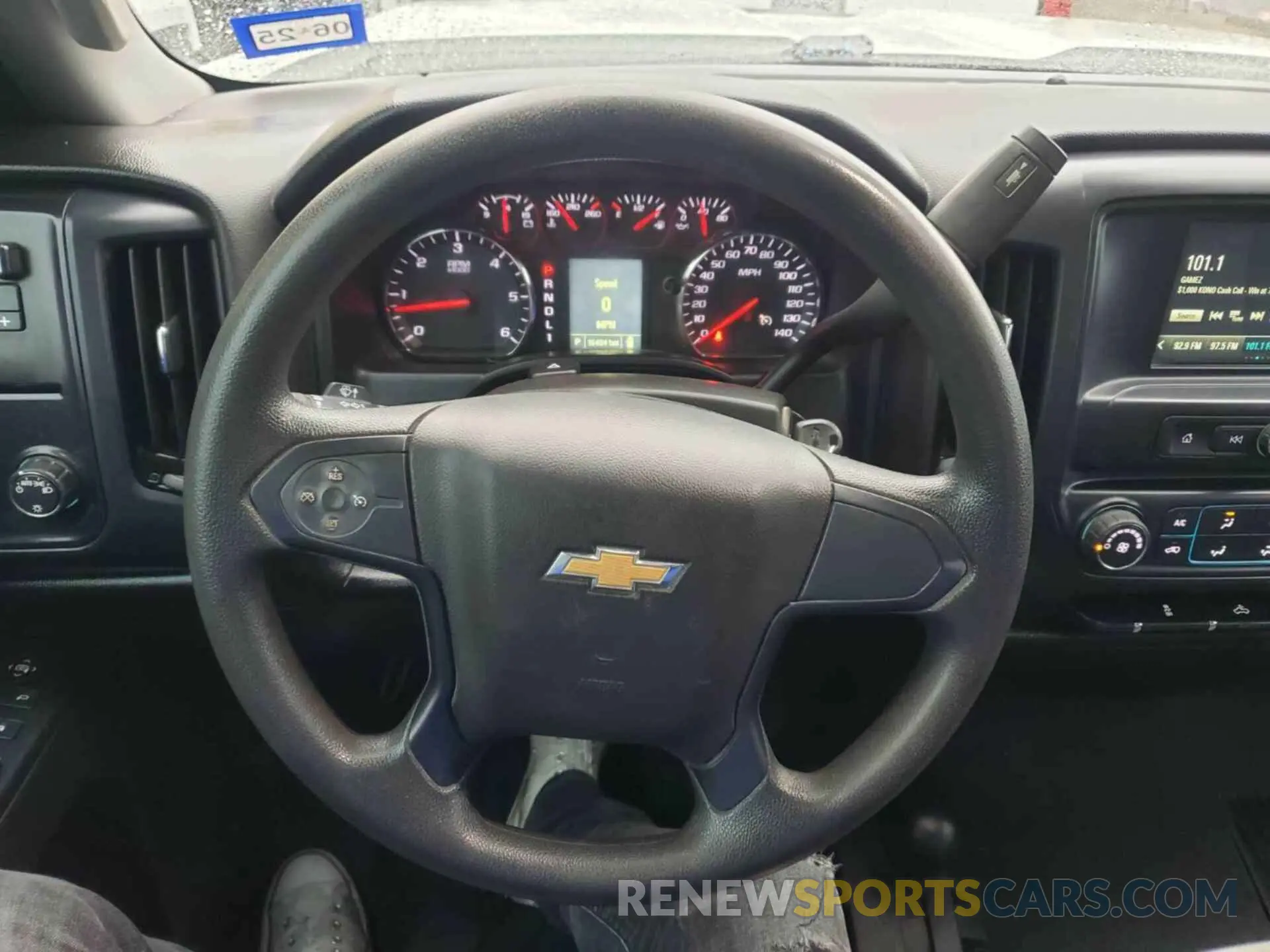 8 Photograph of a damaged car 2GC2KREG0K1204611 CHEVROLET SILVERADO 2019