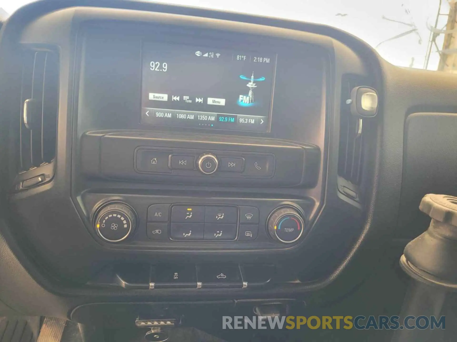 12 Photograph of a damaged car 2GC2KREG0K1204947 CHEVROLET SILVERADO 2019