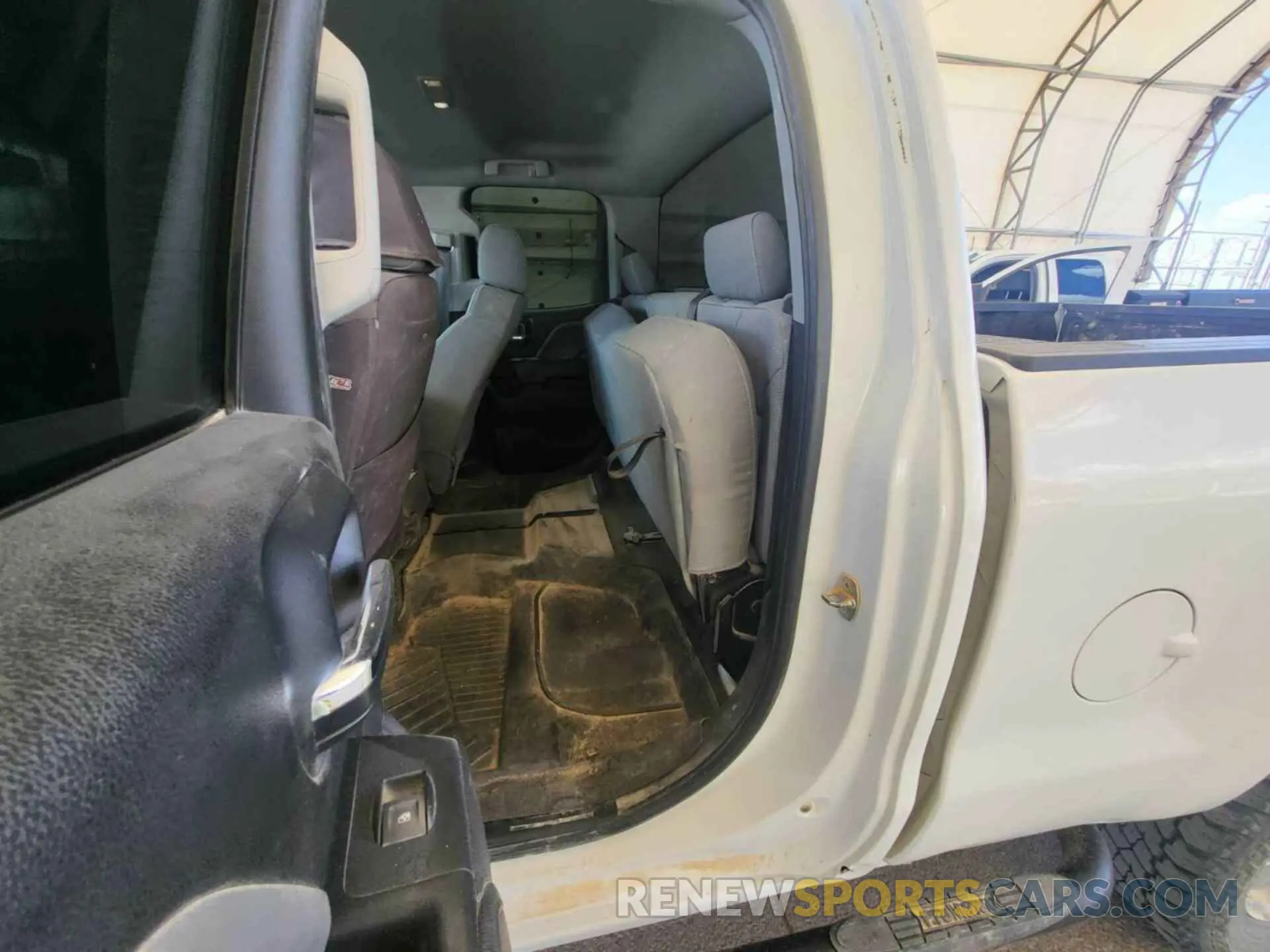 19 Photograph of a damaged car 2GC2KREG0K1204947 CHEVROLET SILVERADO 2019