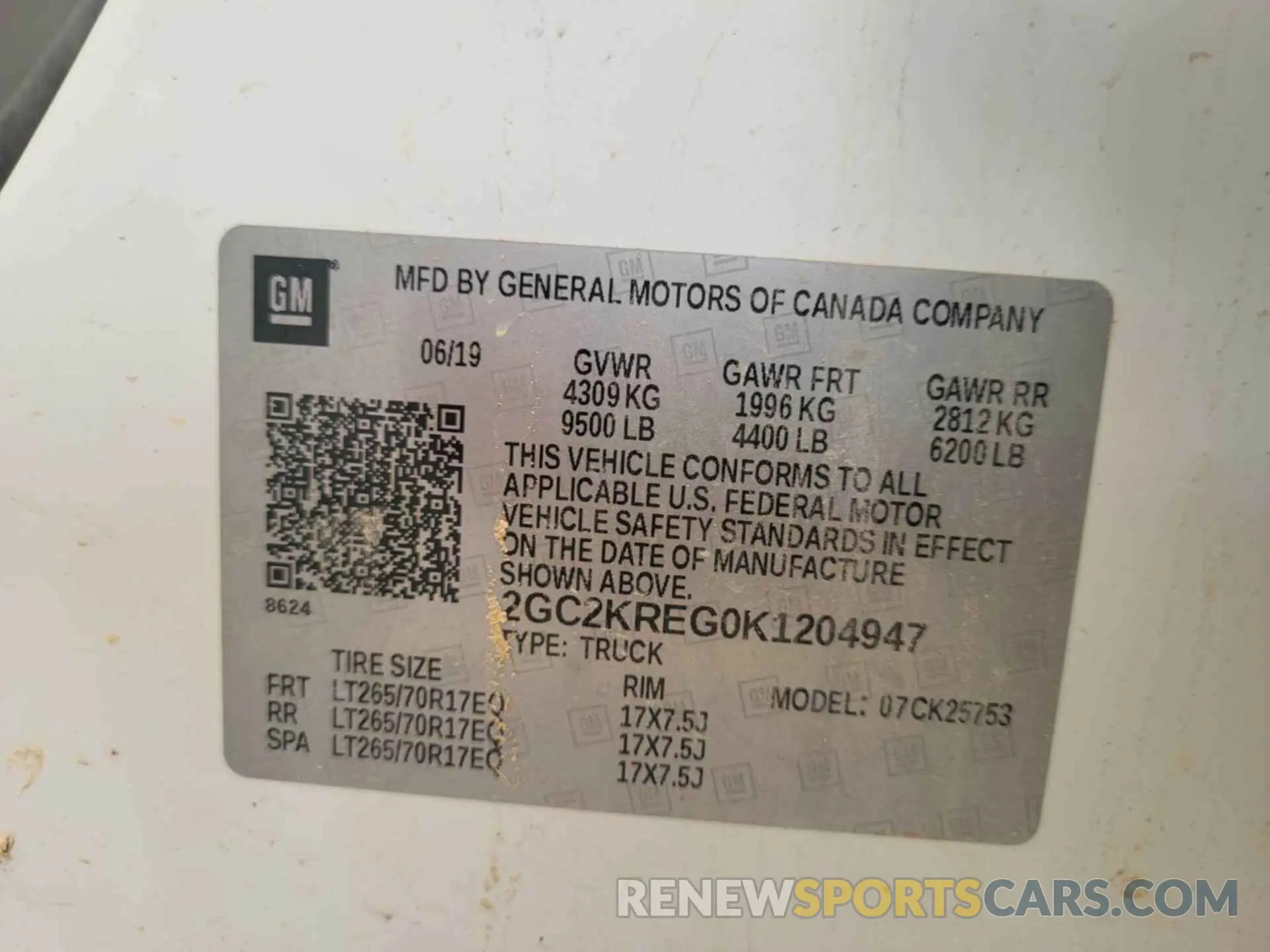 2 Photograph of a damaged car 2GC2KREG0K1204947 CHEVROLET SILVERADO 2019