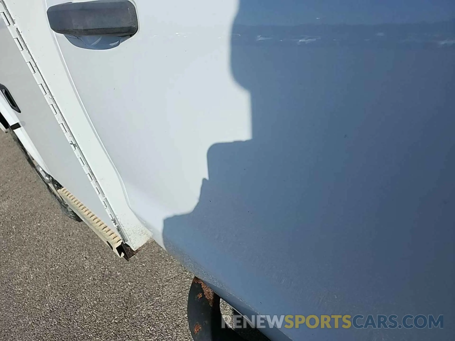 1 Photograph of a damaged car 2GC2KREG1K1109958 CHEVROLET SILVERADO 2019