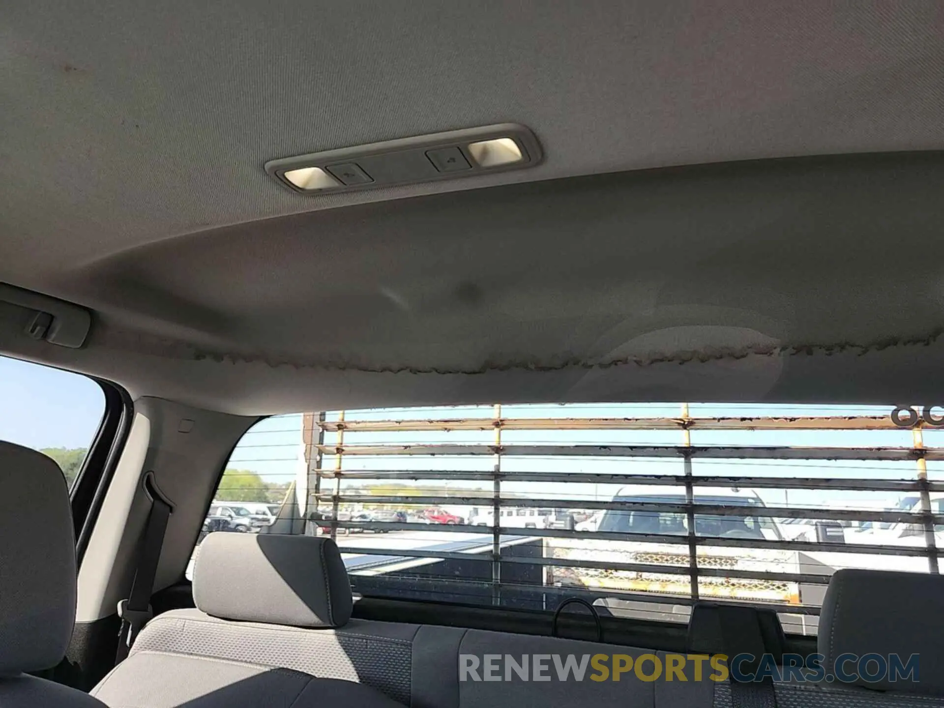 31 Photograph of a damaged car 2GC2KREG1K1109958 CHEVROLET SILVERADO 2019