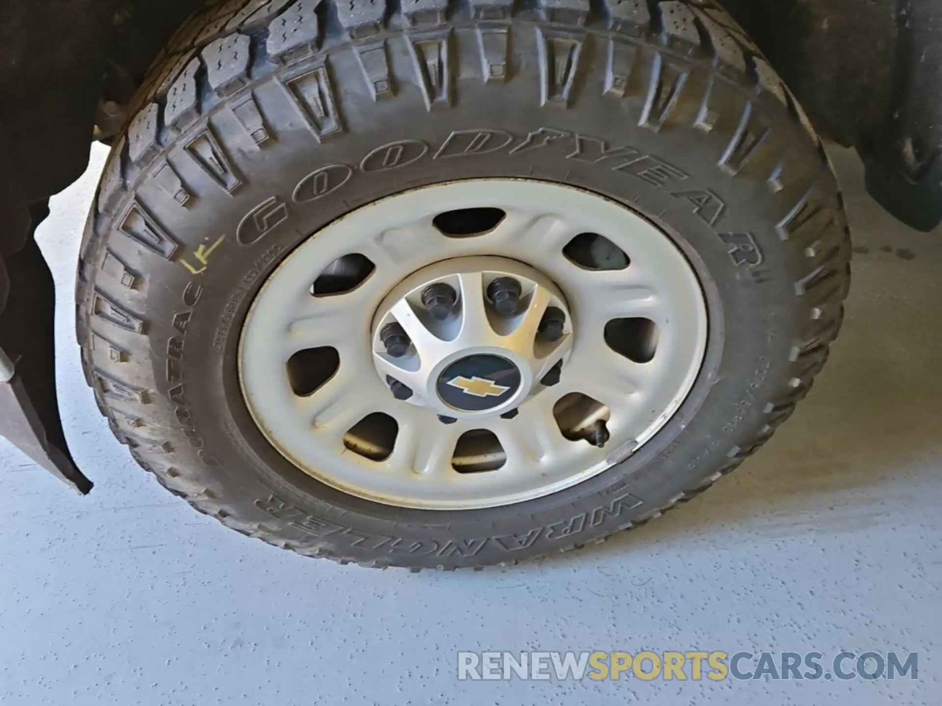 13 Photograph of a damaged car 2GC2KREG1K1186409 CHEVROLET SILVERADO 2019