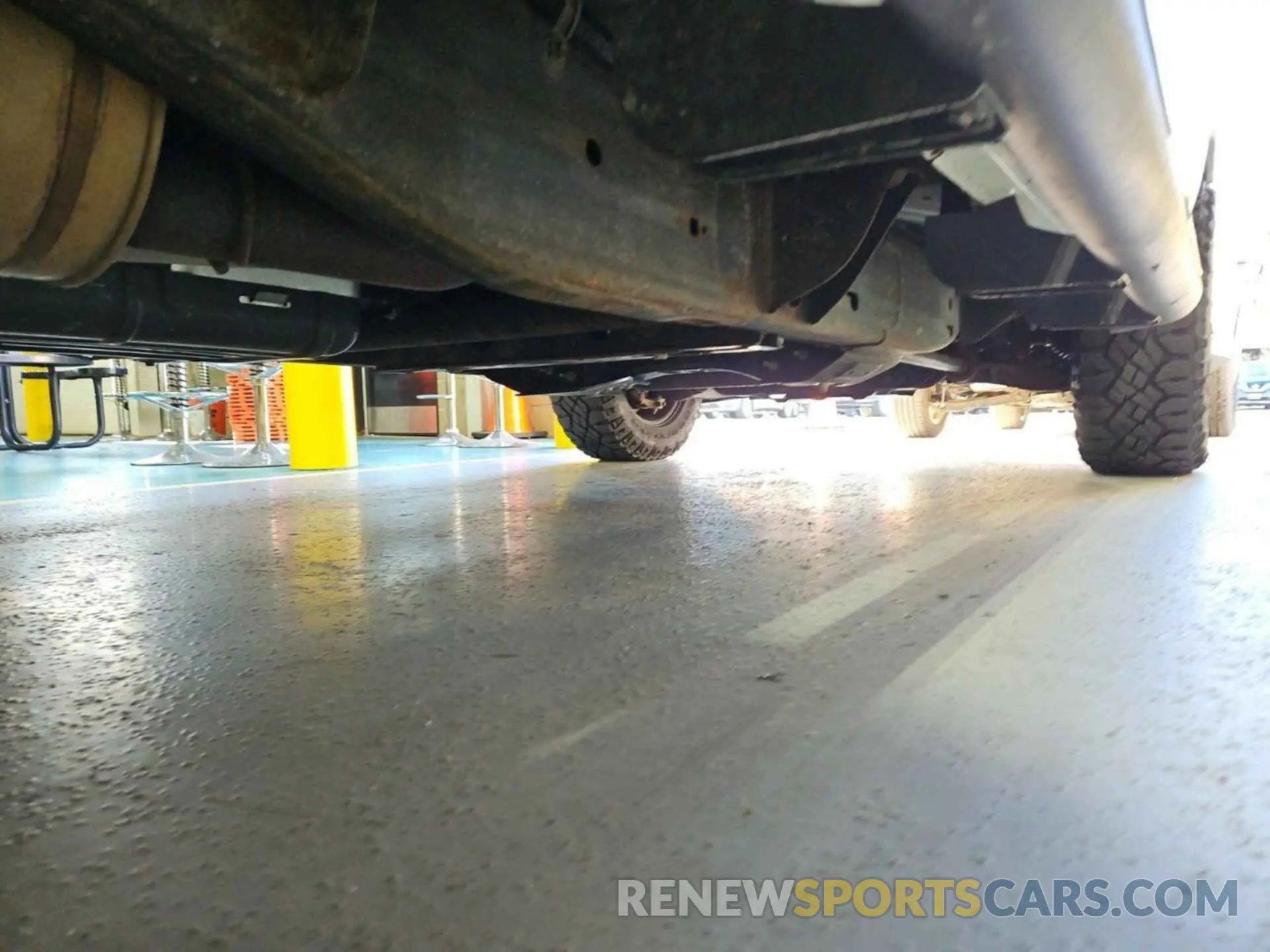 2 Photograph of a damaged car 2GC2KREG1K1186409 CHEVROLET SILVERADO 2019