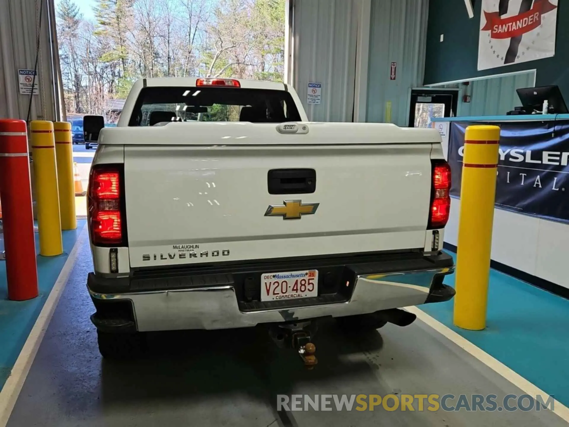 4 Photograph of a damaged car 2GC2KREG1K1186409 CHEVROLET SILVERADO 2019