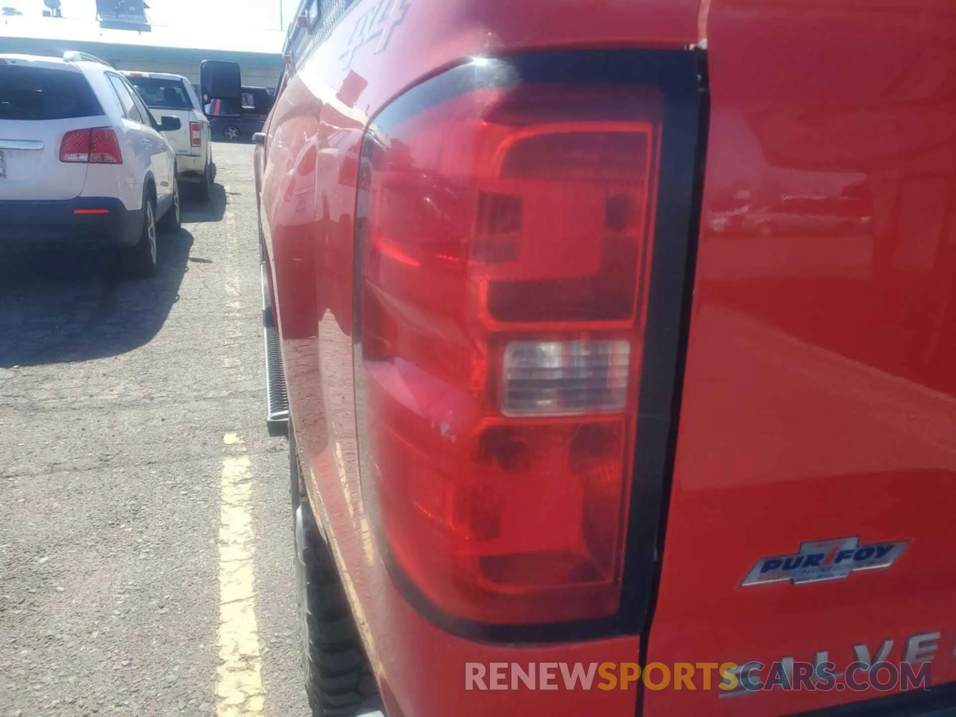 12 Photograph of a damaged car 2GC2KREG3K1168901 CHEVROLET SILVERADO 2019