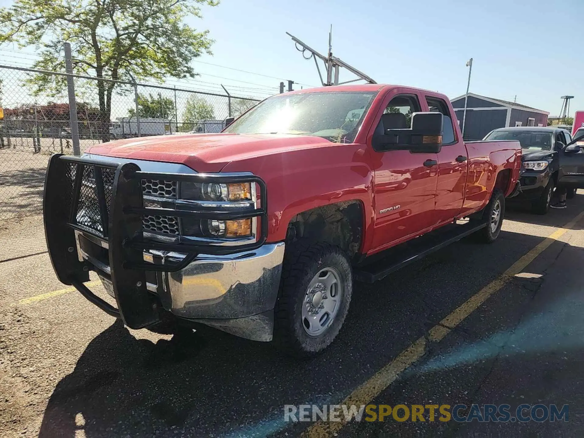 1 Photograph of a damaged car 2GC2KREG4K1179339 CHEVROLET SILVERADO 2019