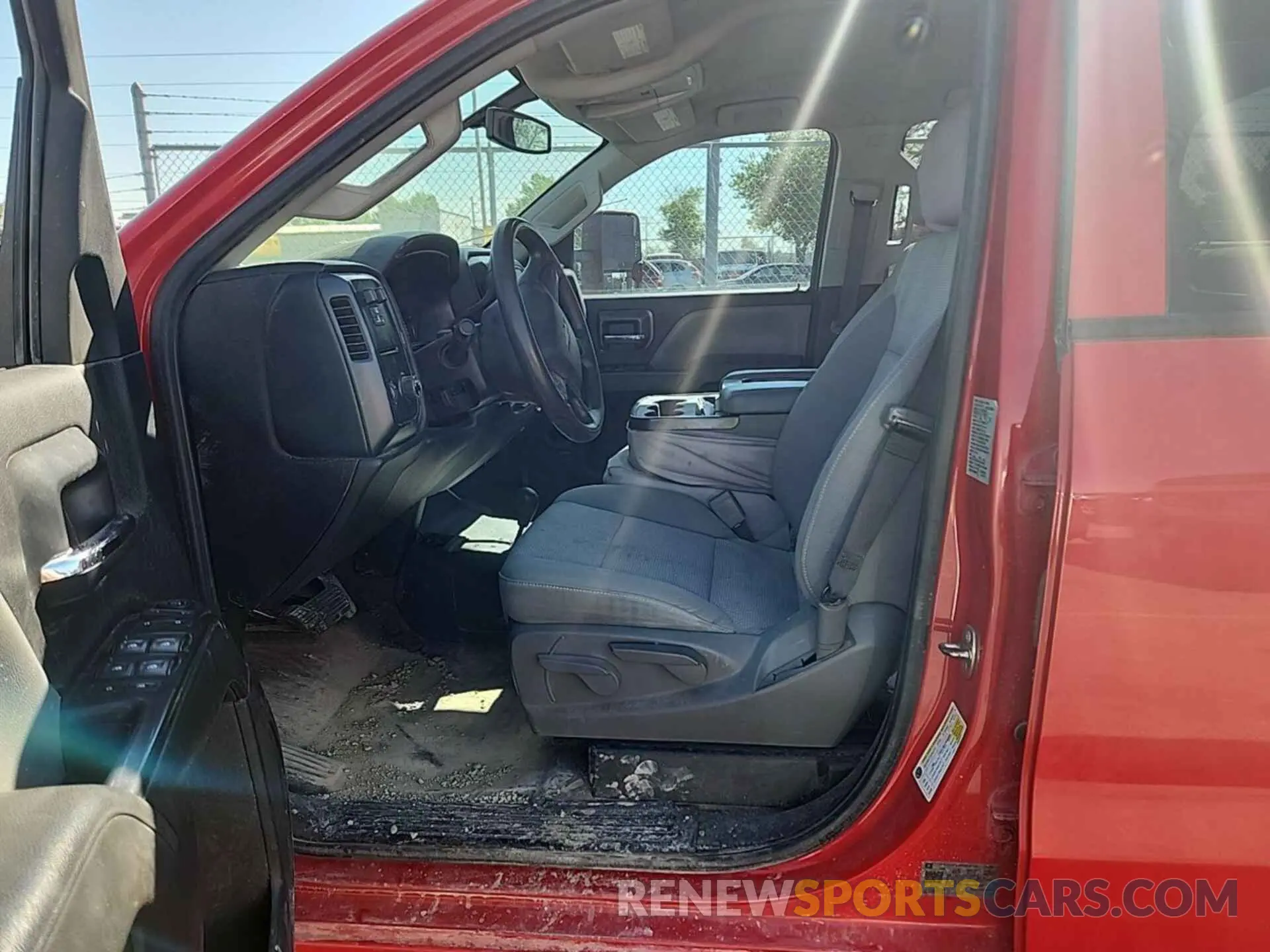 15 Photograph of a damaged car 2GC2KREG4K1179339 CHEVROLET SILVERADO 2019