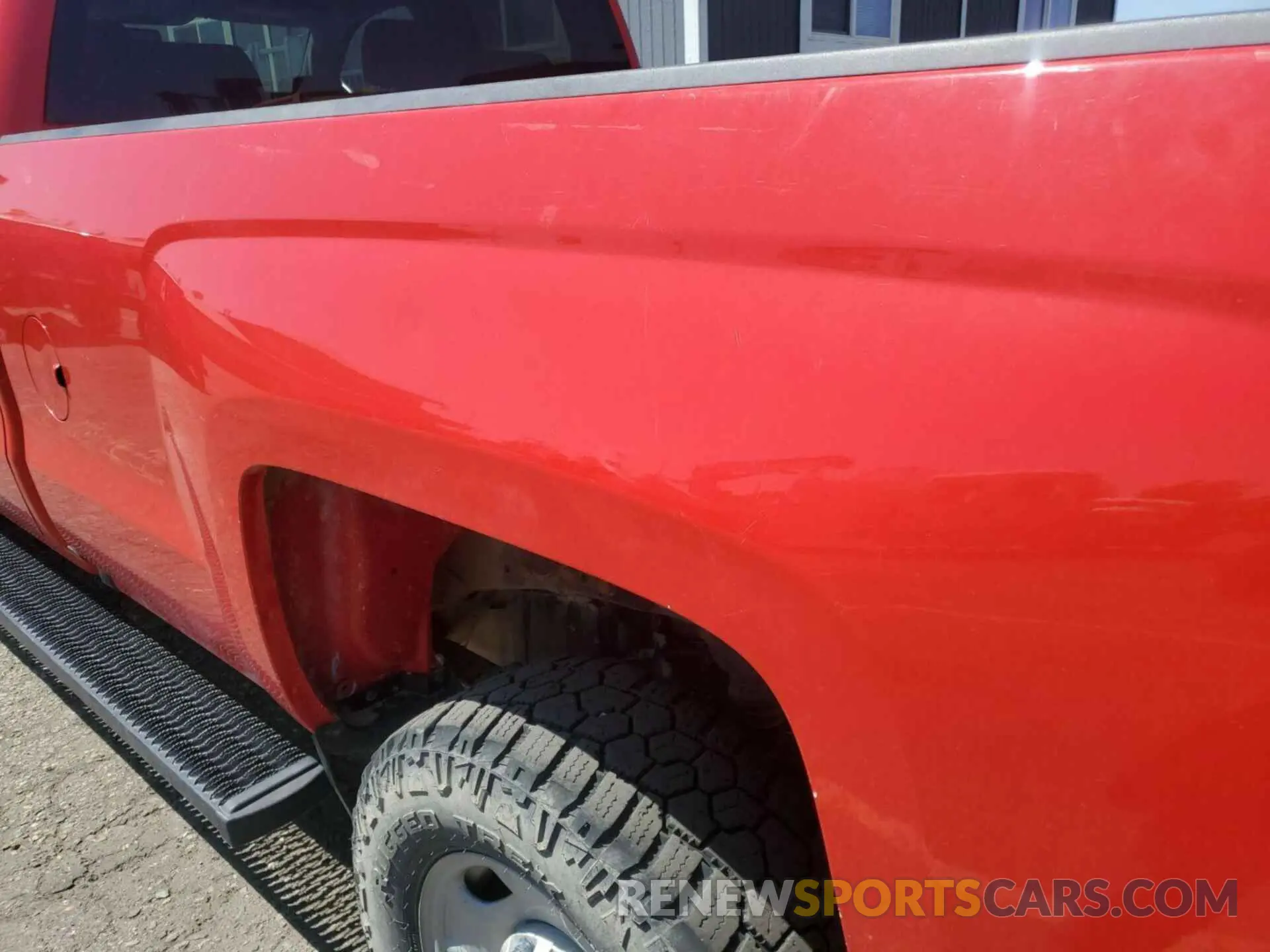 18 Photograph of a damaged car 2GC2KREG4K1179339 CHEVROLET SILVERADO 2019