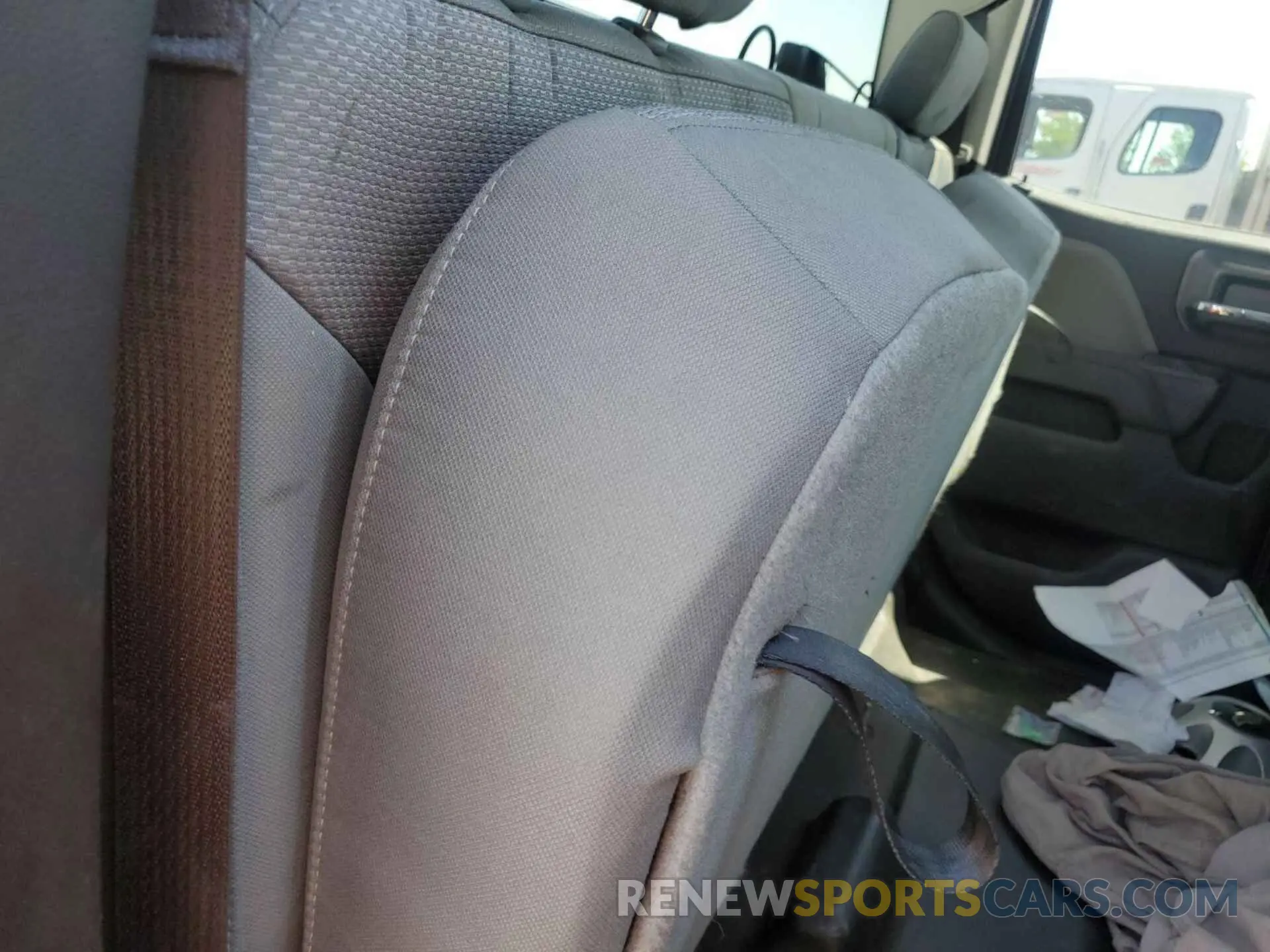 6 Photograph of a damaged car 2GC2KREG4K1179339 CHEVROLET SILVERADO 2019