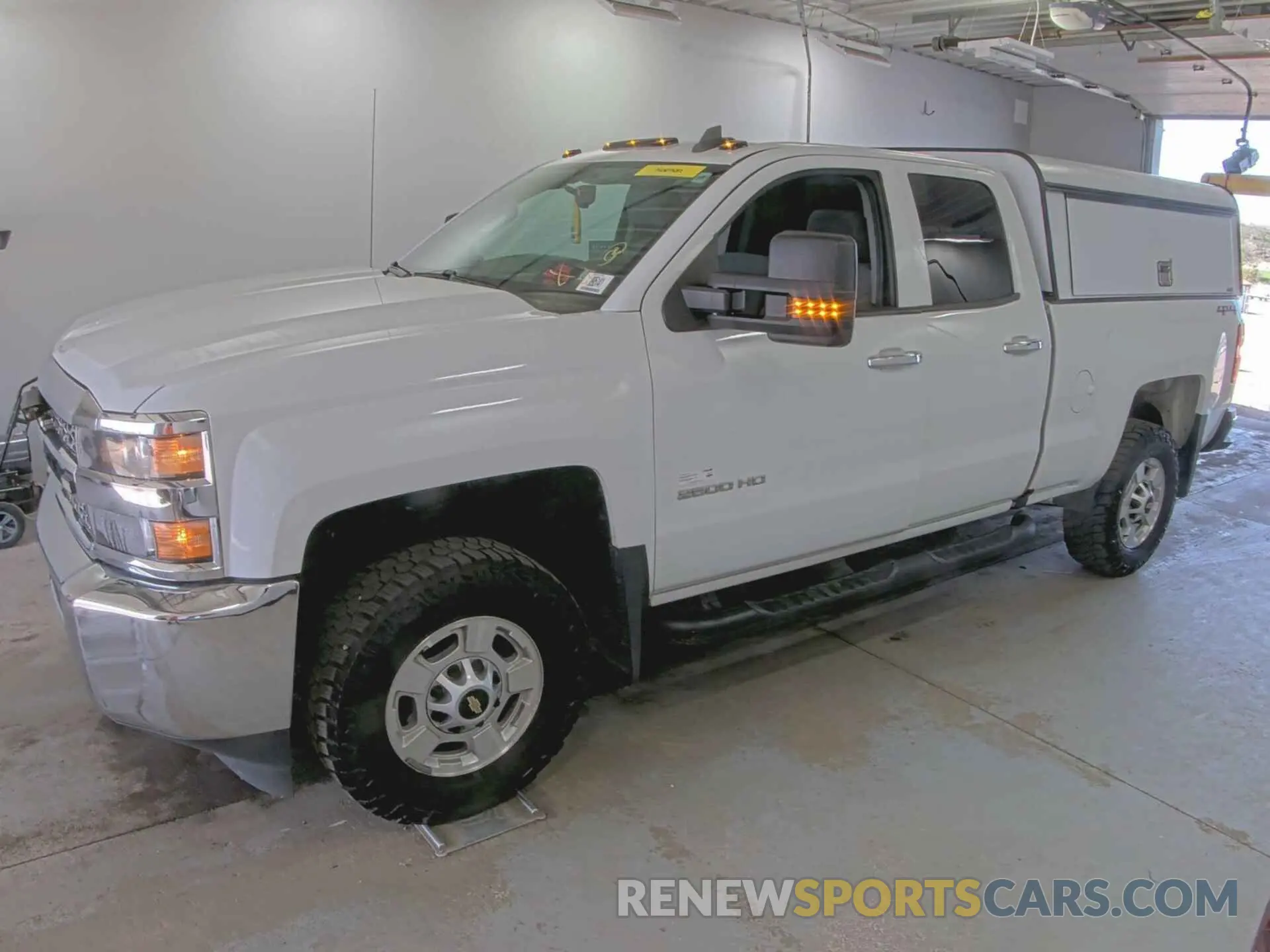 29 Photograph of a damaged car 2GC2KREG5K1124558 CHEVROLET SILVERADO 2019