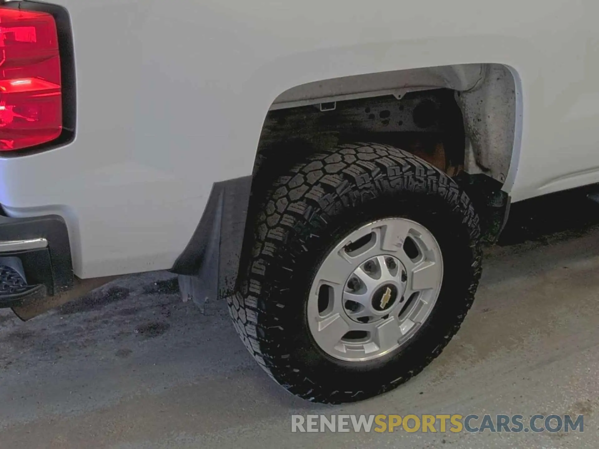 31 Photograph of a damaged car 2GC2KREG5K1124558 CHEVROLET SILVERADO 2019