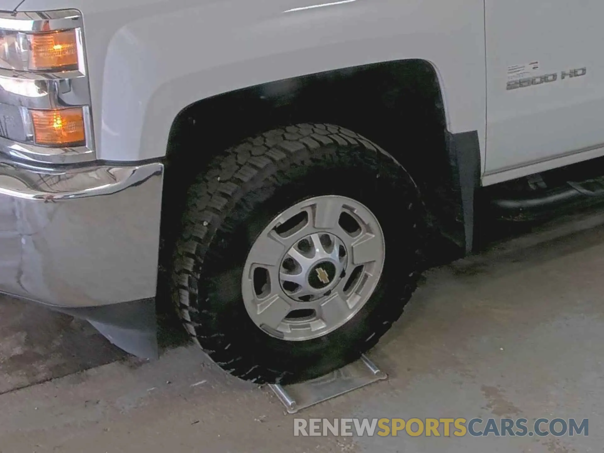 5 Photograph of a damaged car 2GC2KREG5K1124558 CHEVROLET SILVERADO 2019