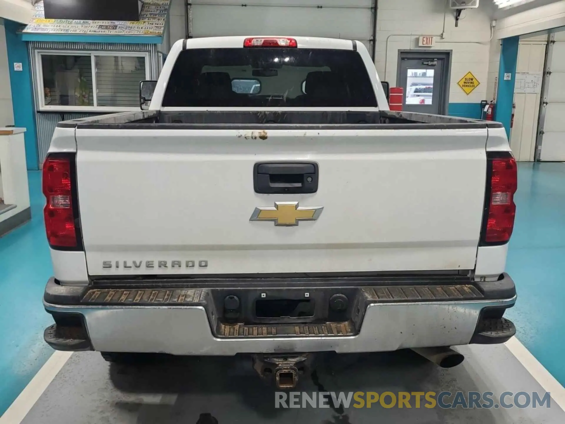 10 Photograph of a damaged car 2GC2KREG6K1117389 CHEVROLET SILVERADO 2019