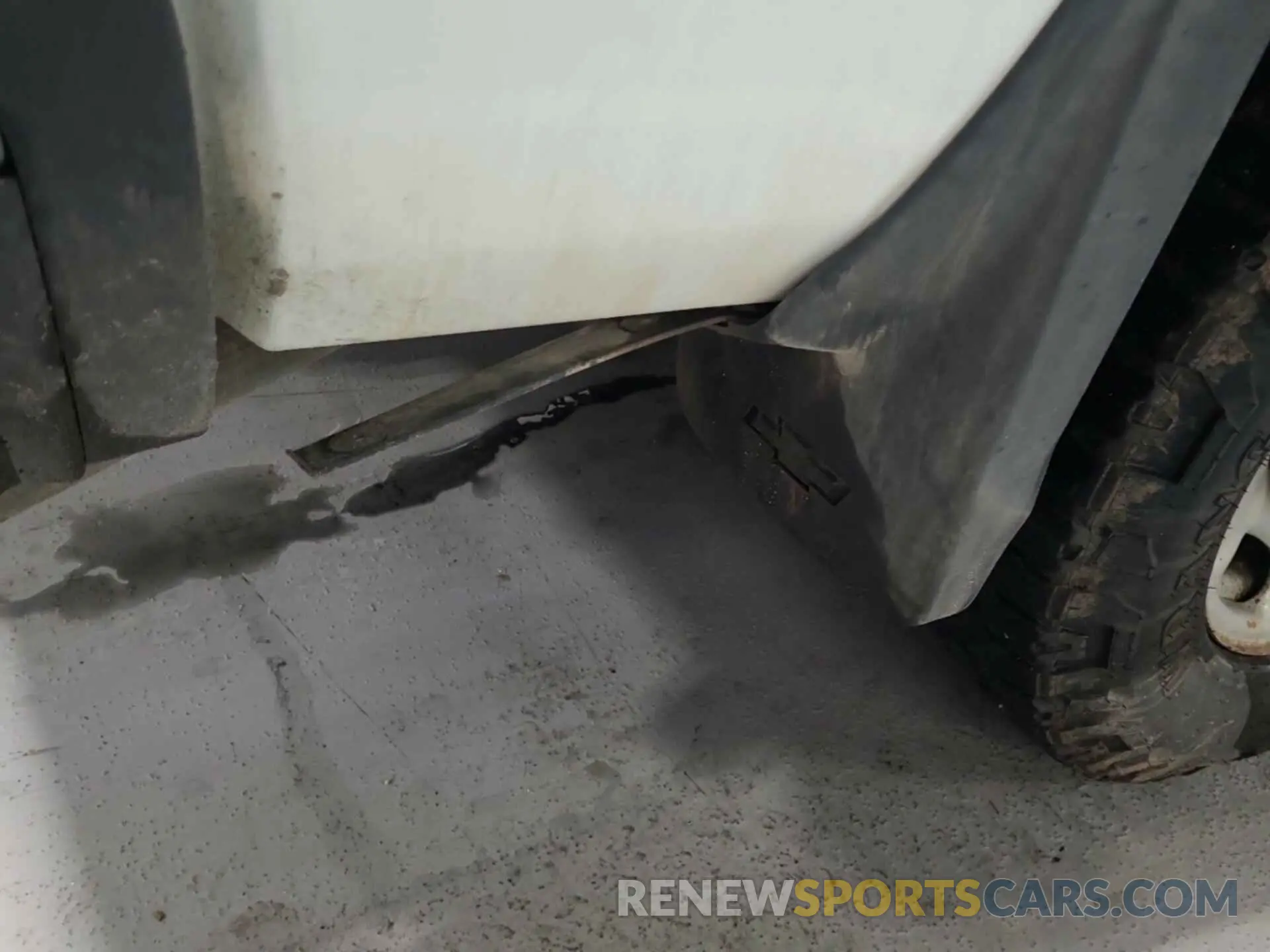 16 Photograph of a damaged car 2GC2KREG6K1117389 CHEVROLET SILVERADO 2019