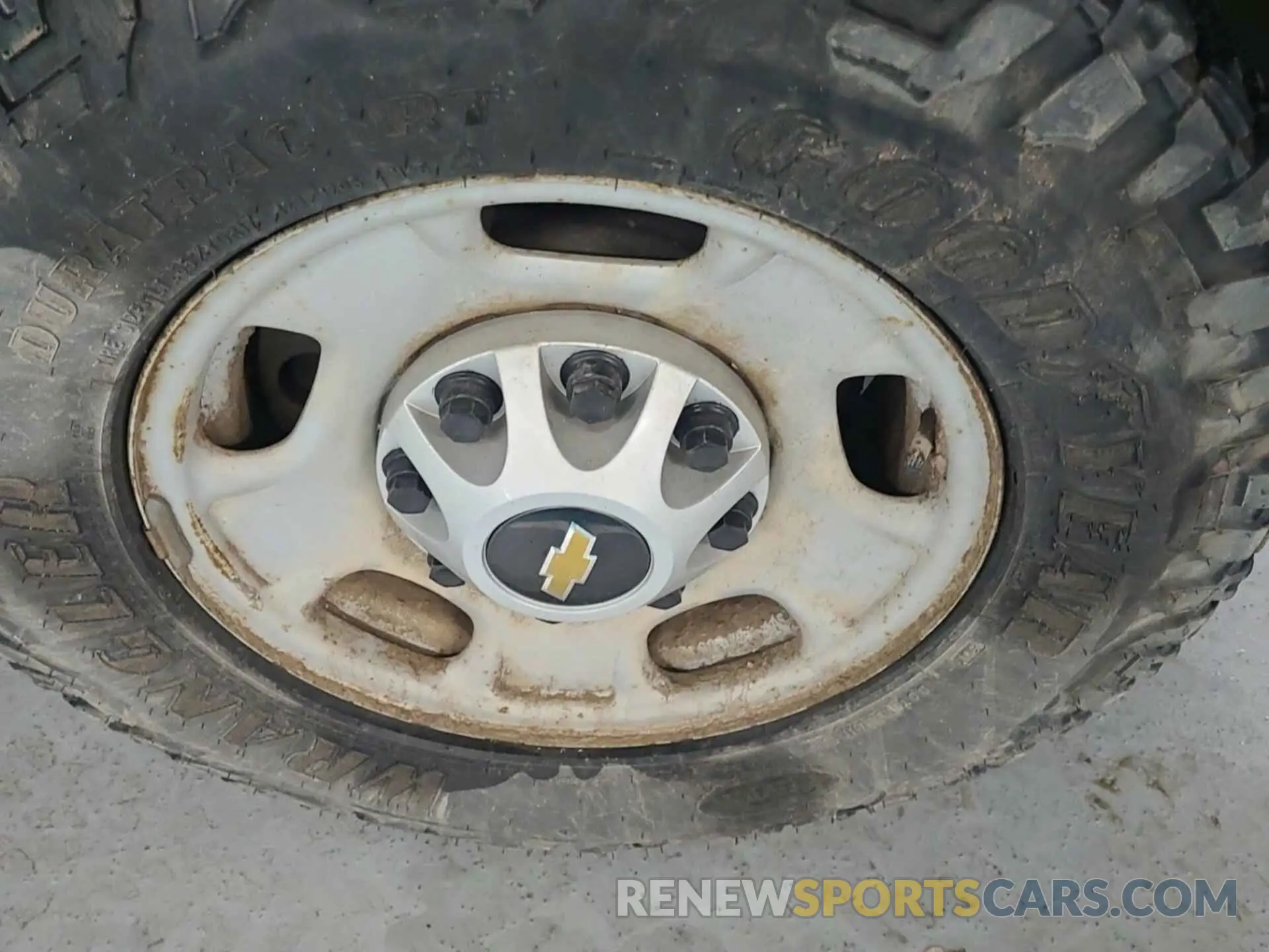 17 Photograph of a damaged car 2GC2KREG6K1117389 CHEVROLET SILVERADO 2019