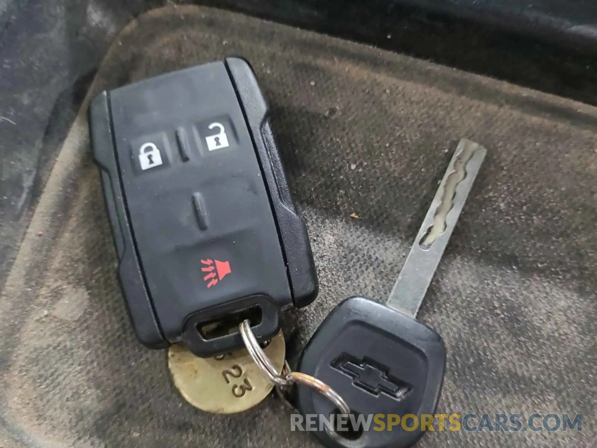 3 Photograph of a damaged car 2GC2KREG6K1117389 CHEVROLET SILVERADO 2019