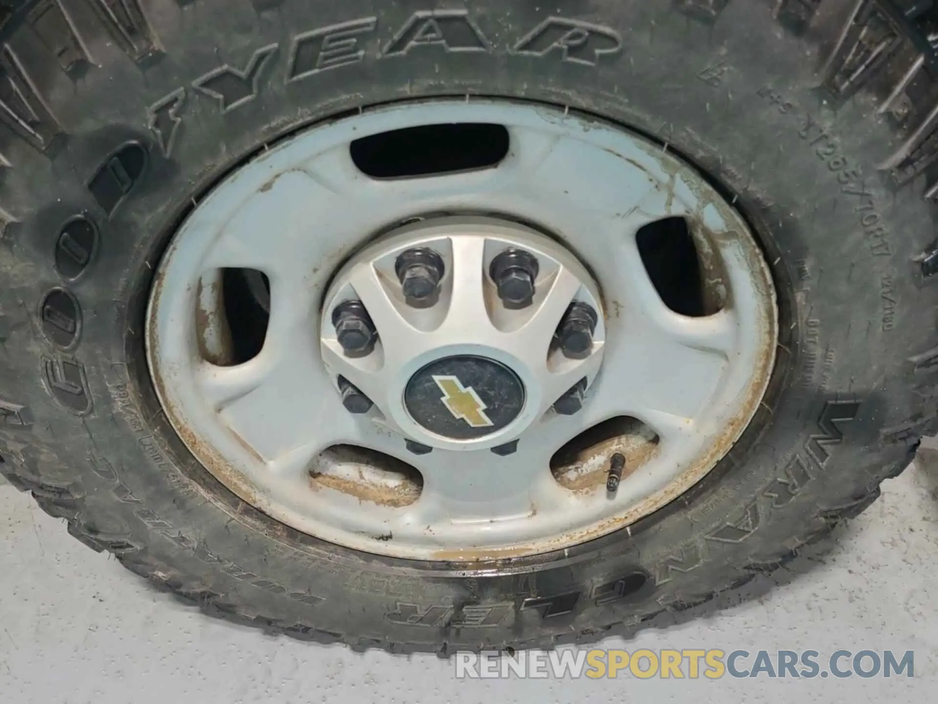 34 Photograph of a damaged car 2GC2KREG6K1117389 CHEVROLET SILVERADO 2019