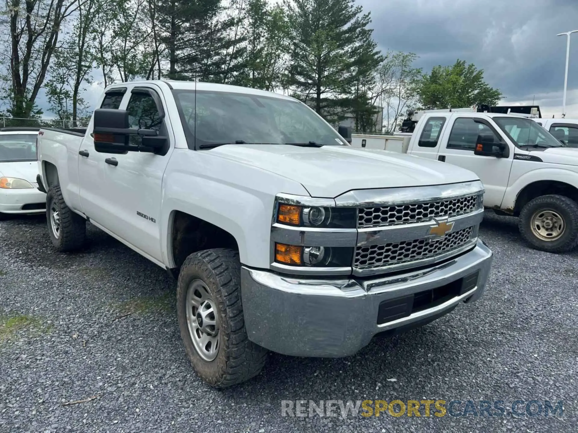 18 Photograph of a damaged car 2GC2KREG6K1181982 CHEVROLET SILVERADO 2019