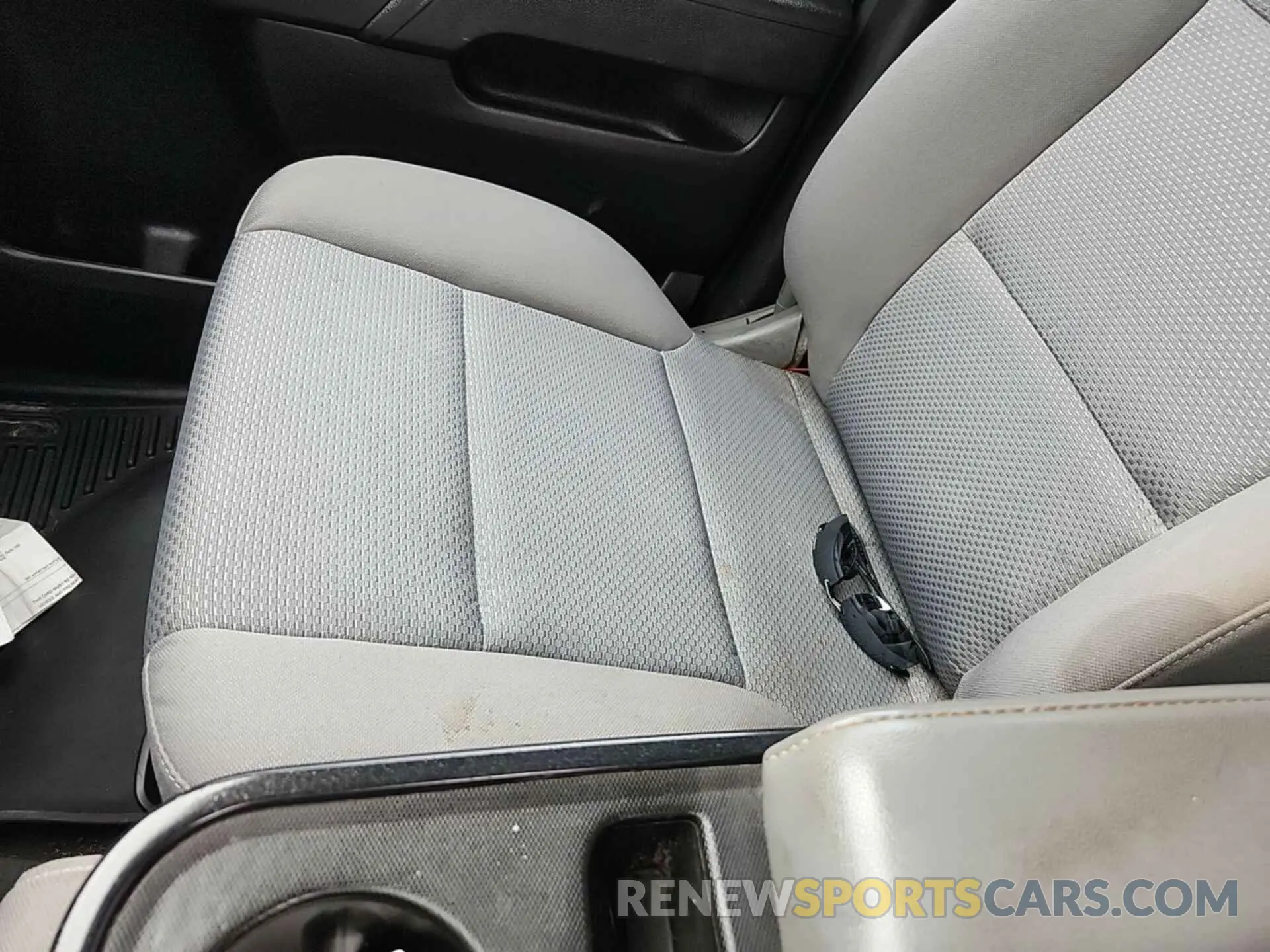 16 Photograph of a damaged car 2GC2KREG8K1118401 CHEVROLET SILVERADO 2019