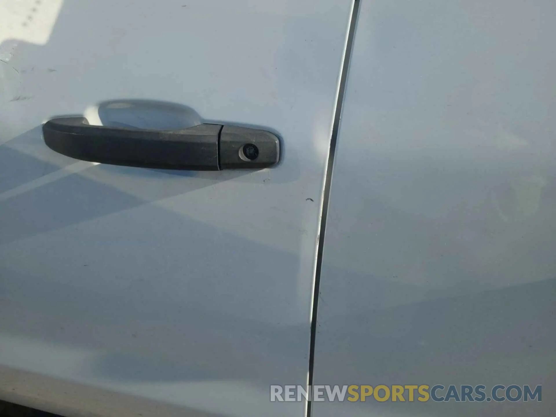 10 Photograph of a damaged car 2GC2KREG8K1187394 CHEVROLET SILVERADO 2019