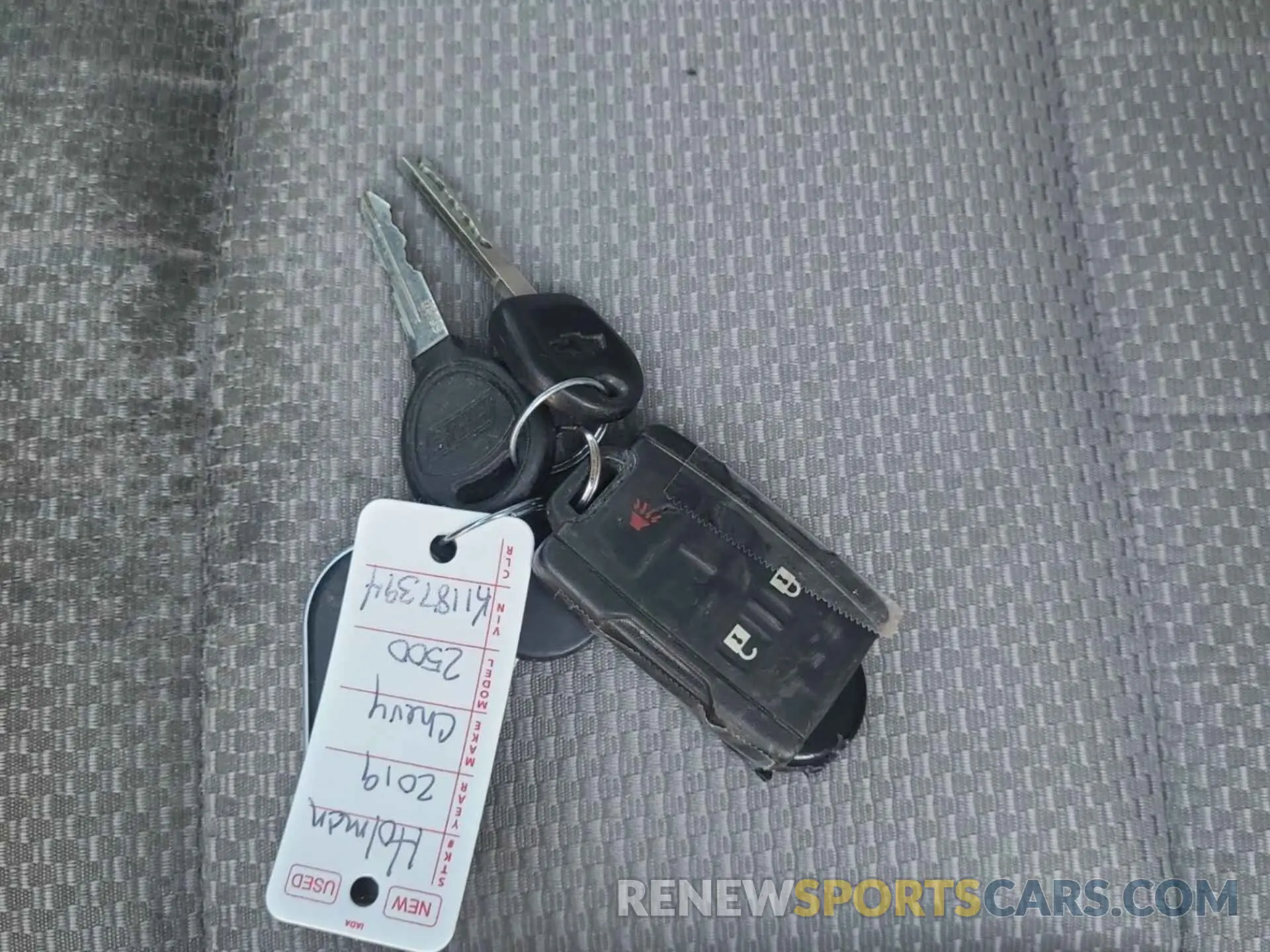 4 Photograph of a damaged car 2GC2KREG8K1187394 CHEVROLET SILVERADO 2019