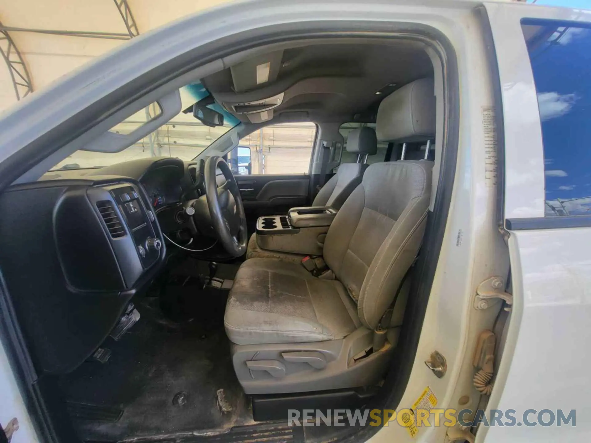 15 Photograph of a damaged car 2GC2KREG8K1209197 CHEVROLET SILVERADO 2019