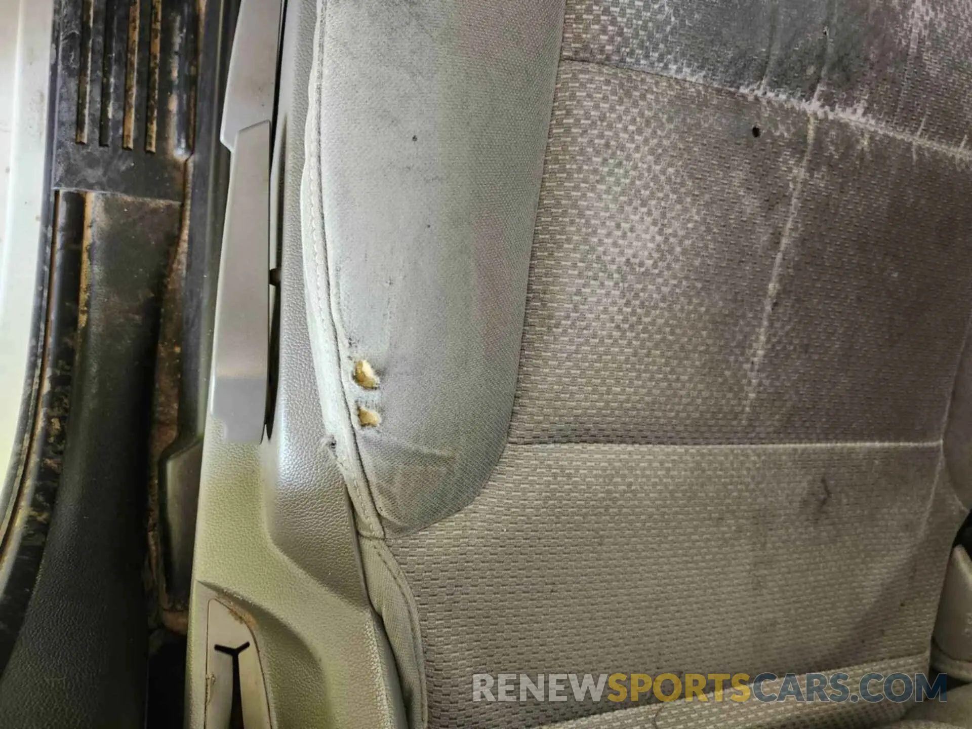 19 Photograph of a damaged car 2GC2KREG8K1209197 CHEVROLET SILVERADO 2019