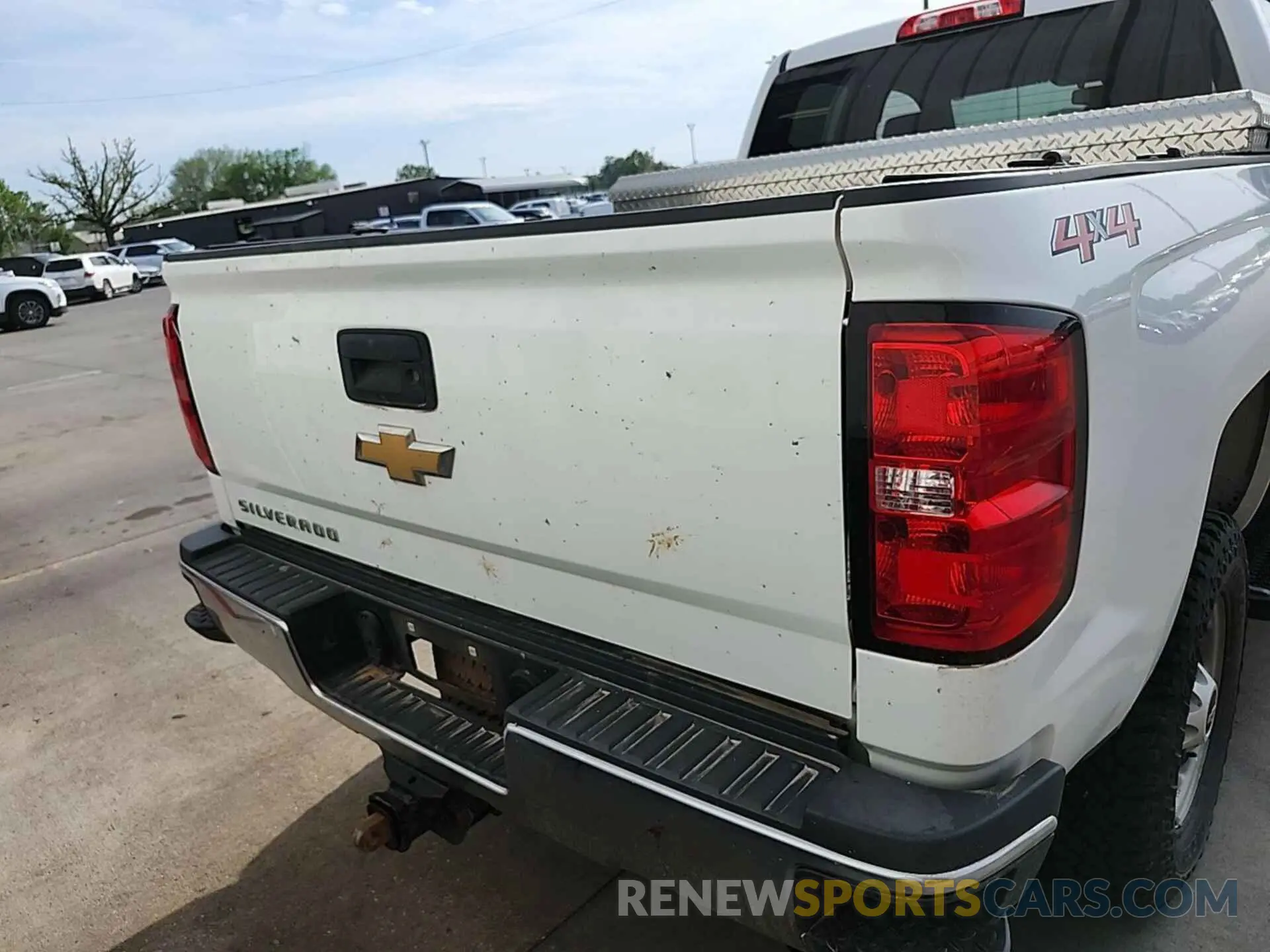 32 Photograph of a damaged car 2GC2KREG9K1155599 CHEVROLET SILVERADO 2019