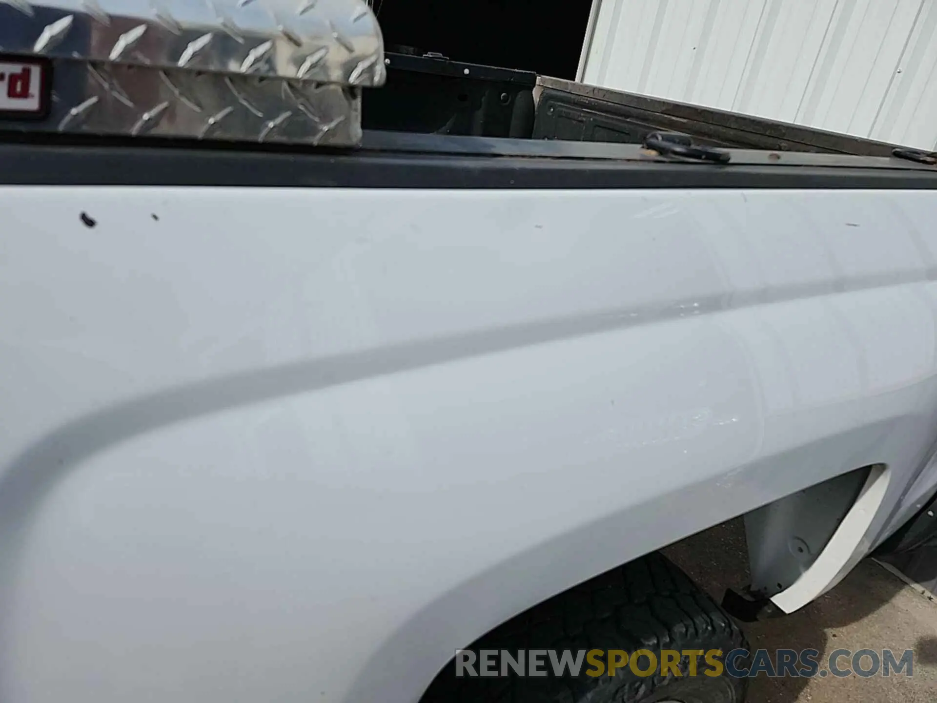 5 Photograph of a damaged car 2GC2KREG9K1155599 CHEVROLET SILVERADO 2019