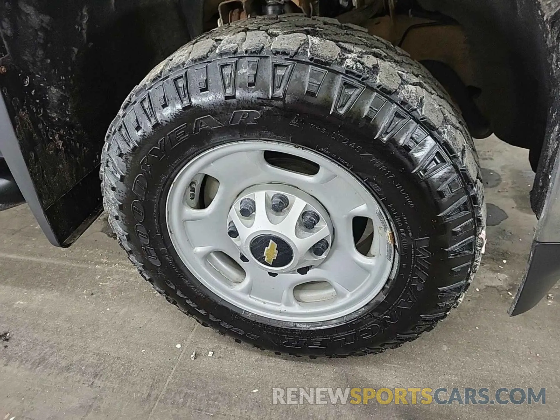 1 Photograph of a damaged car 2GC2KREG9K1158633 CHEVROLET SILVERADO 2019