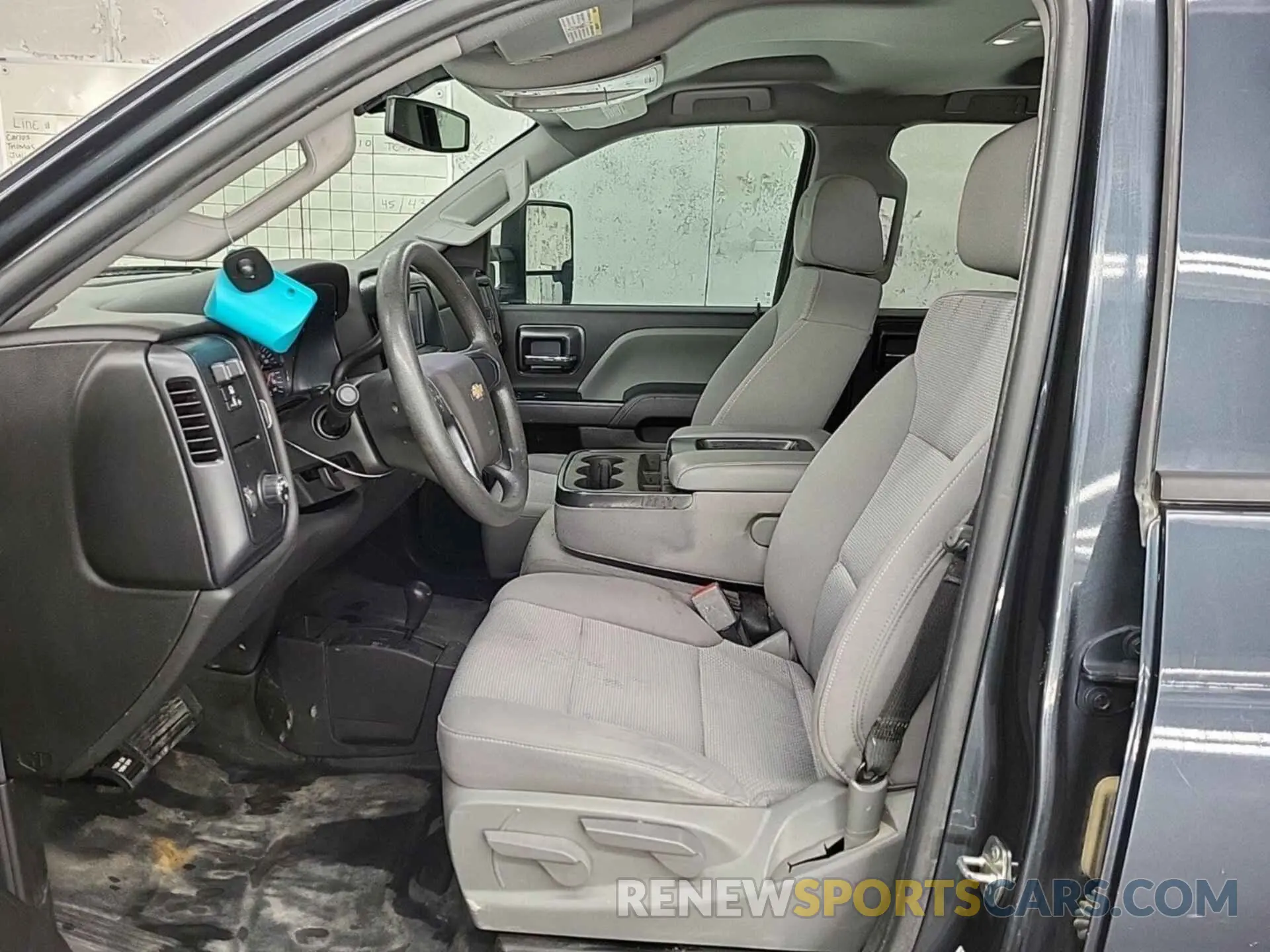 38 Photograph of a damaged car 2GC2KREG9K1158633 CHEVROLET SILVERADO 2019