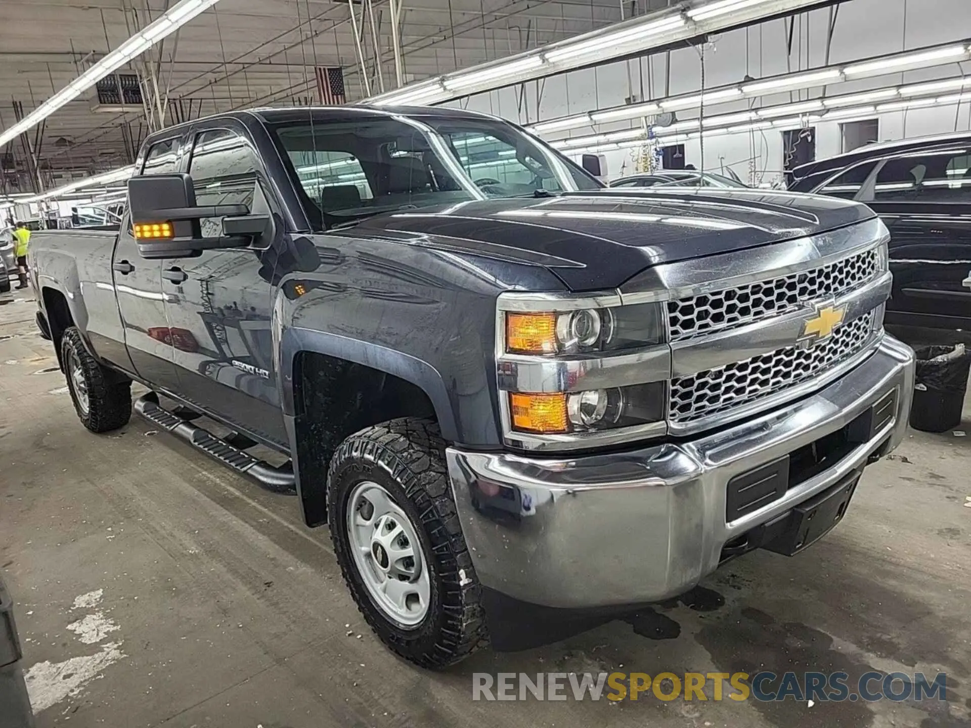 6 Photograph of a damaged car 2GC2KREG9K1158633 CHEVROLET SILVERADO 2019