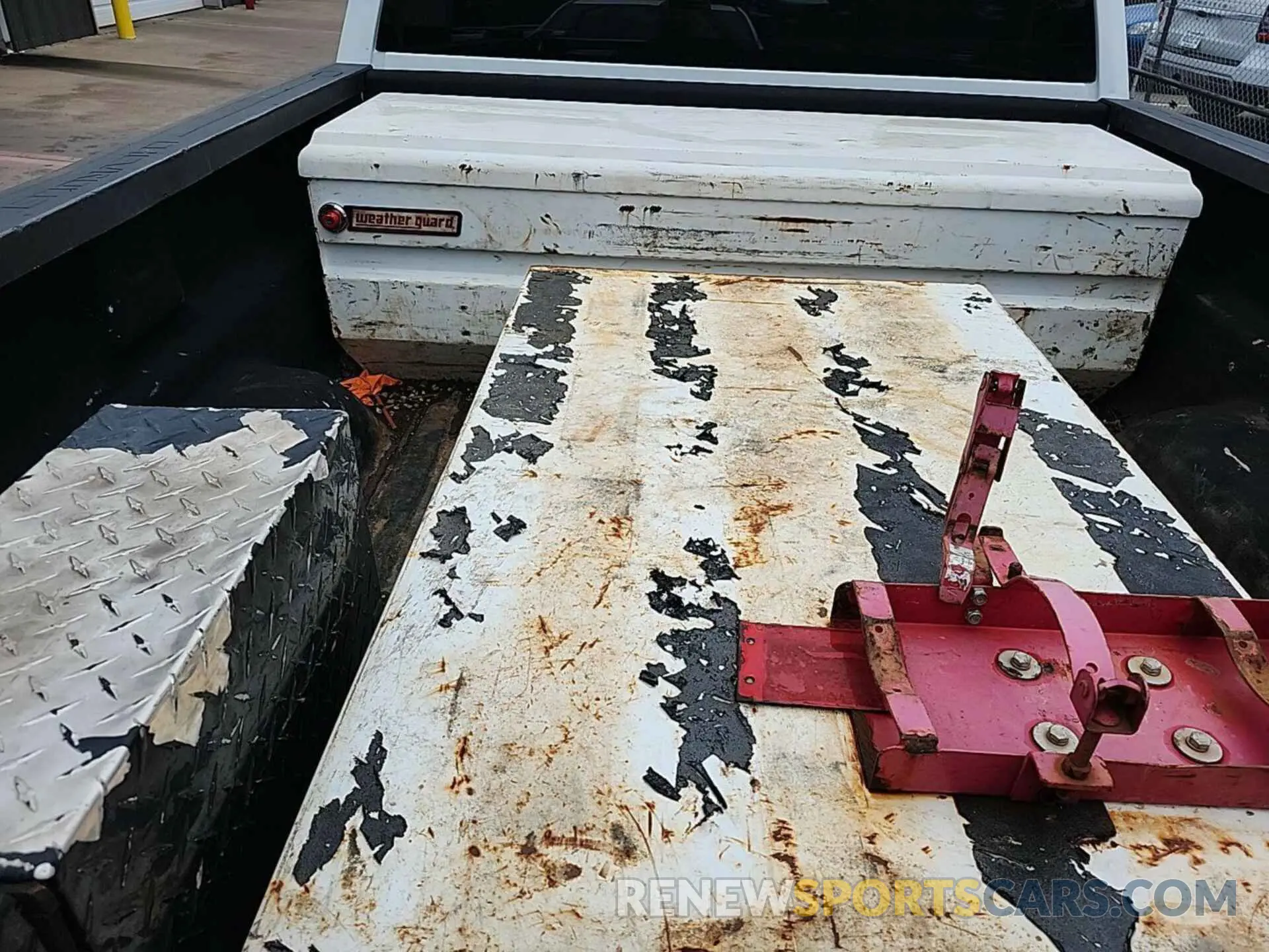1 Photograph of a damaged car 2GC2KREGXK1175330 CHEVROLET SILVERADO 2019
