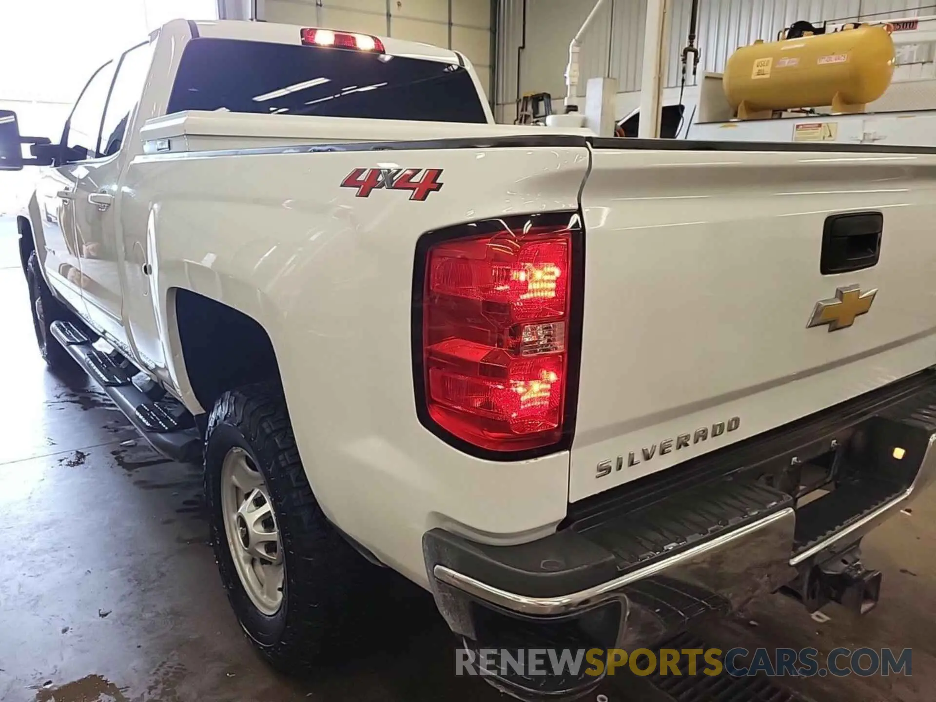 5 Photograph of a damaged car 2GC2KSEG2K1159212 CHEVROLET SILVERADO 2019