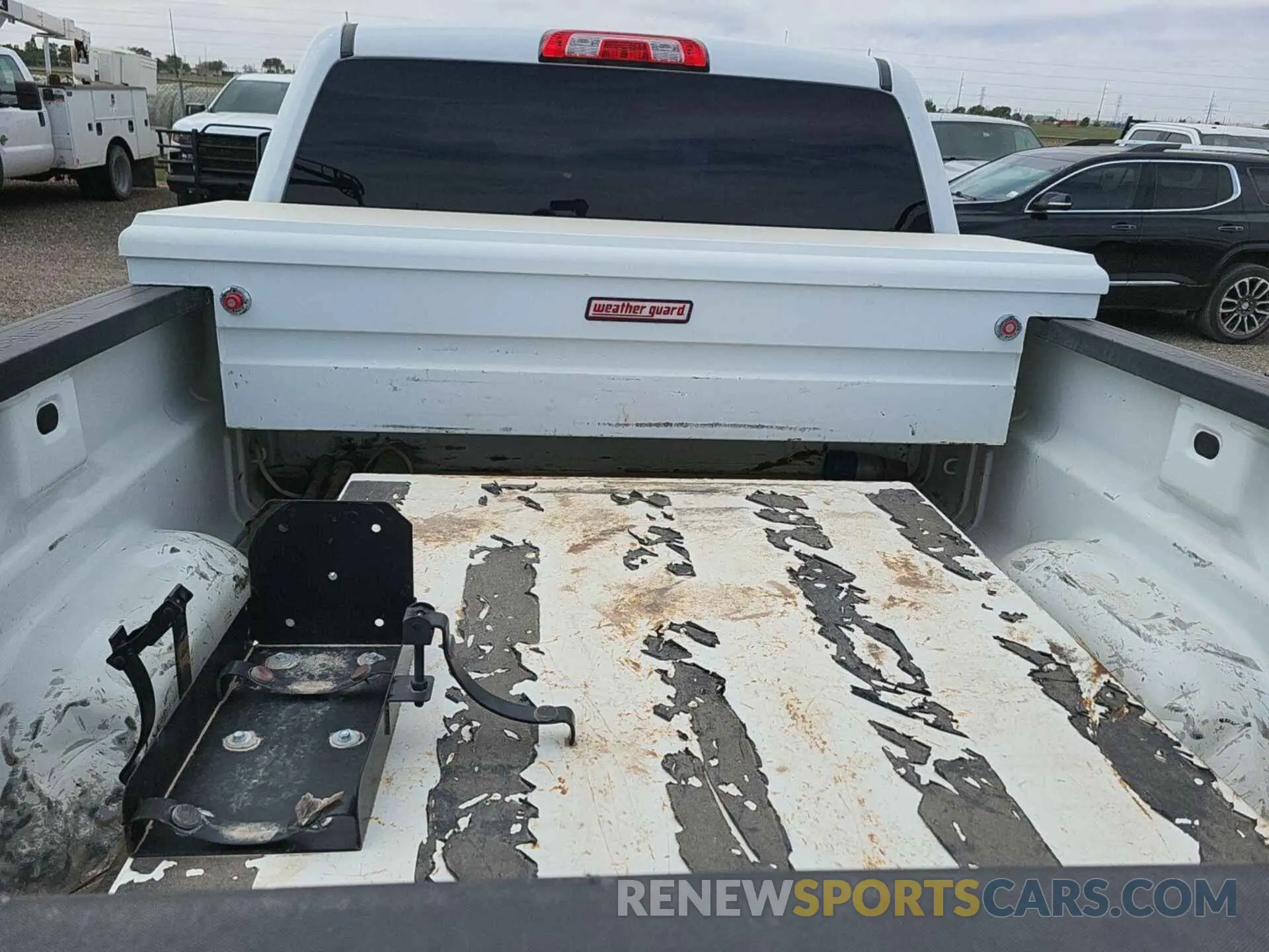 8 Photograph of a damaged car 2GC2KSEG2K1159212 CHEVROLET SILVERADO 2019