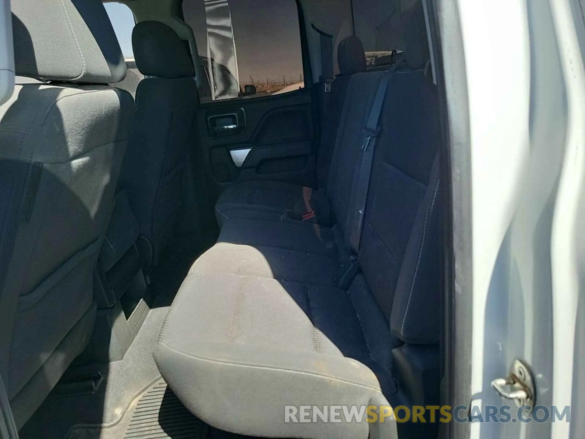1 Photograph of a damaged car 2GC2KSEG3K1208692 CHEVROLET SILVERADO 2019