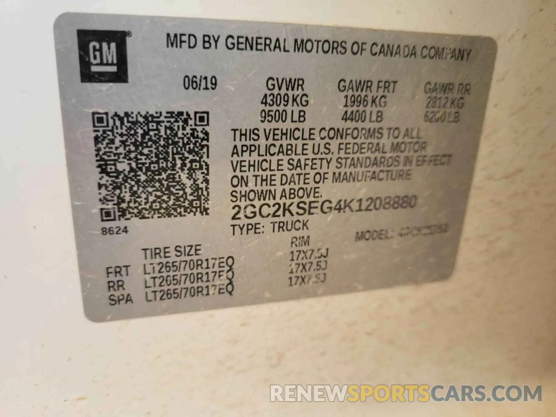 33 Photograph of a damaged car 2GC2KSEG4K1208880 CHEVROLET SILVERADO 2019