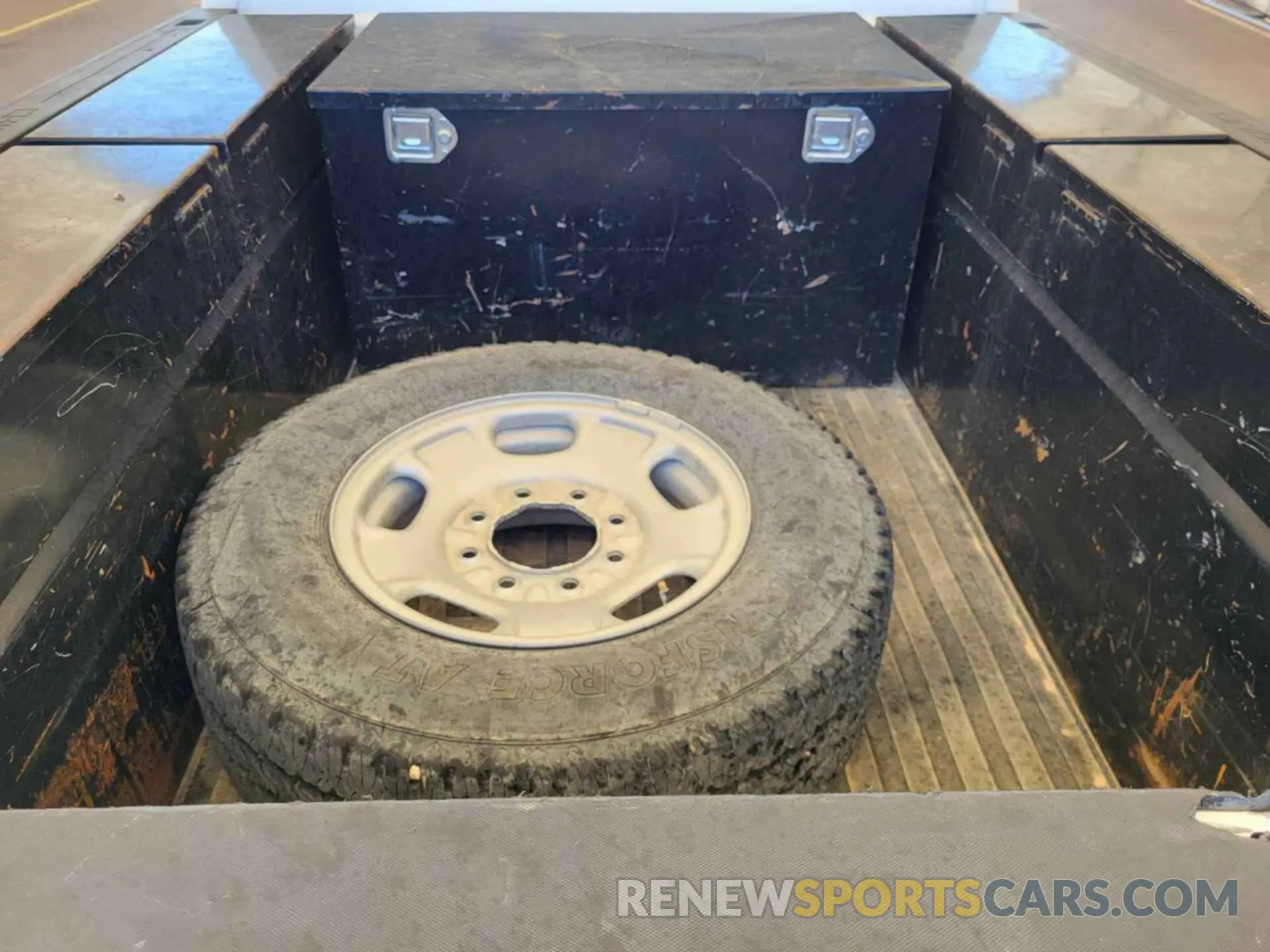 38 Photograph of a damaged car 2GC2KSEG4K1208880 CHEVROLET SILVERADO 2019