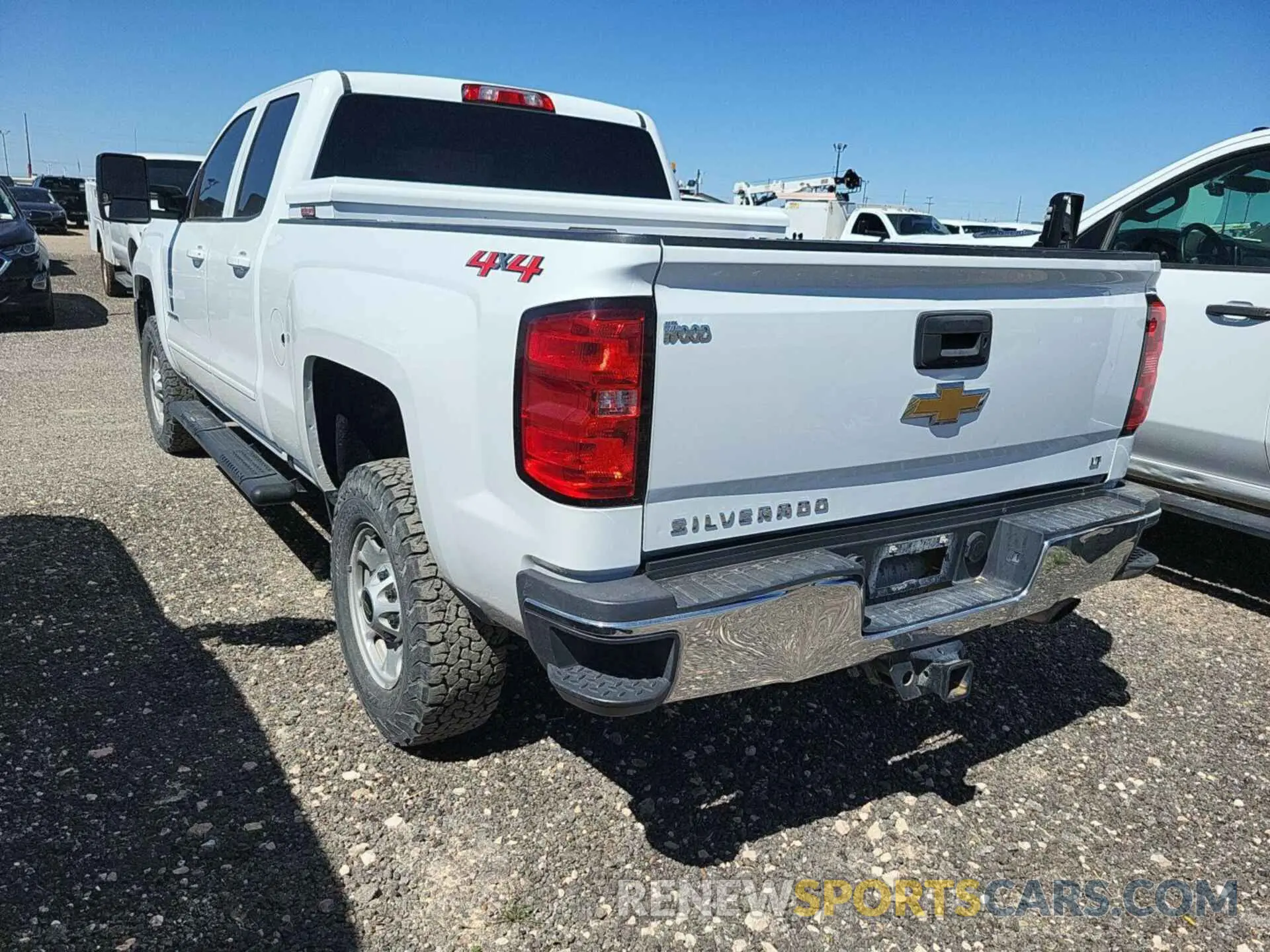 17 Photograph of a damaged car 2GC2KSEG5K1209293 CHEVROLET SILVERADO 2019