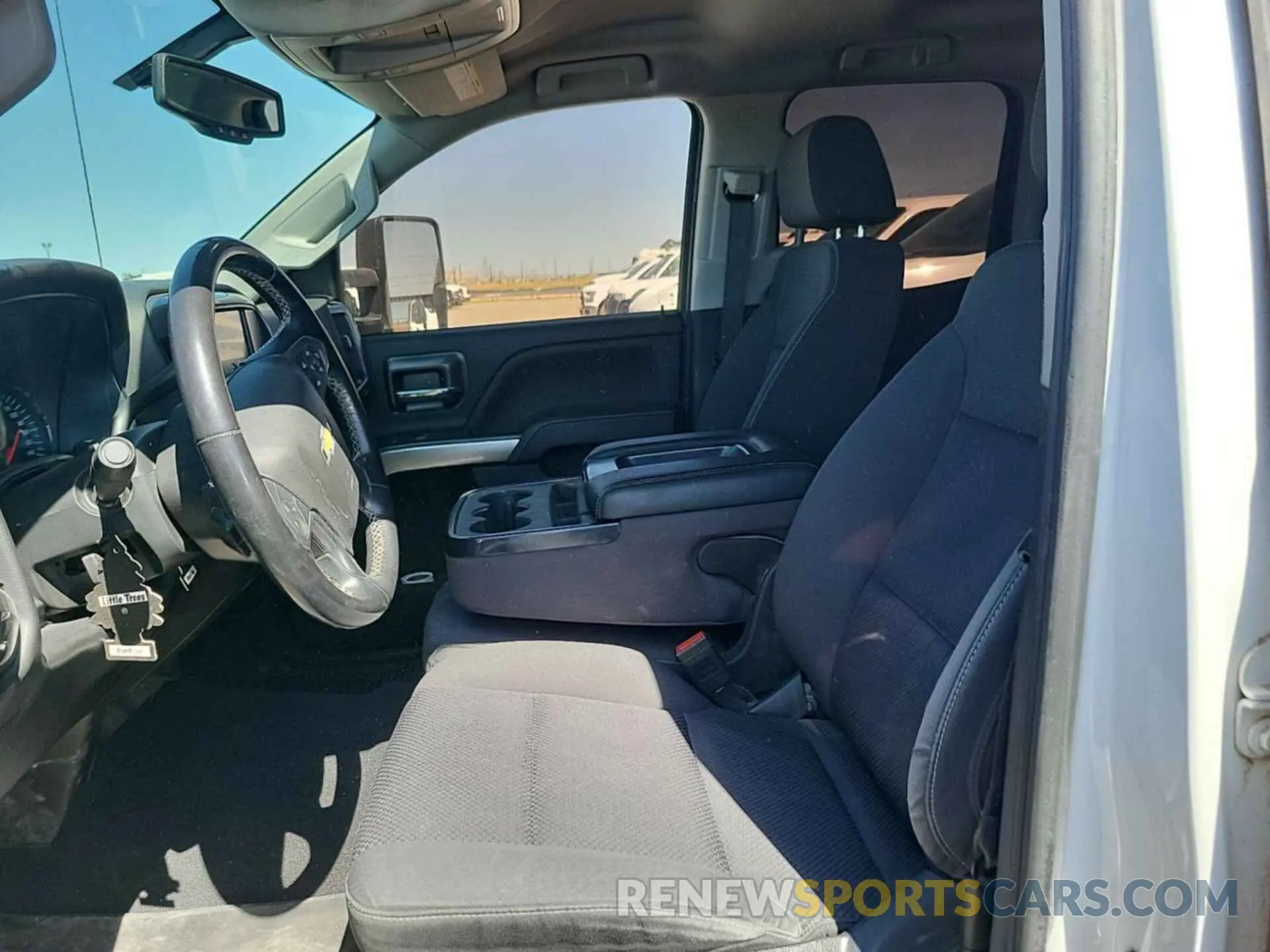 25 Photograph of a damaged car 2GC2KSEG5K1209293 CHEVROLET SILVERADO 2019