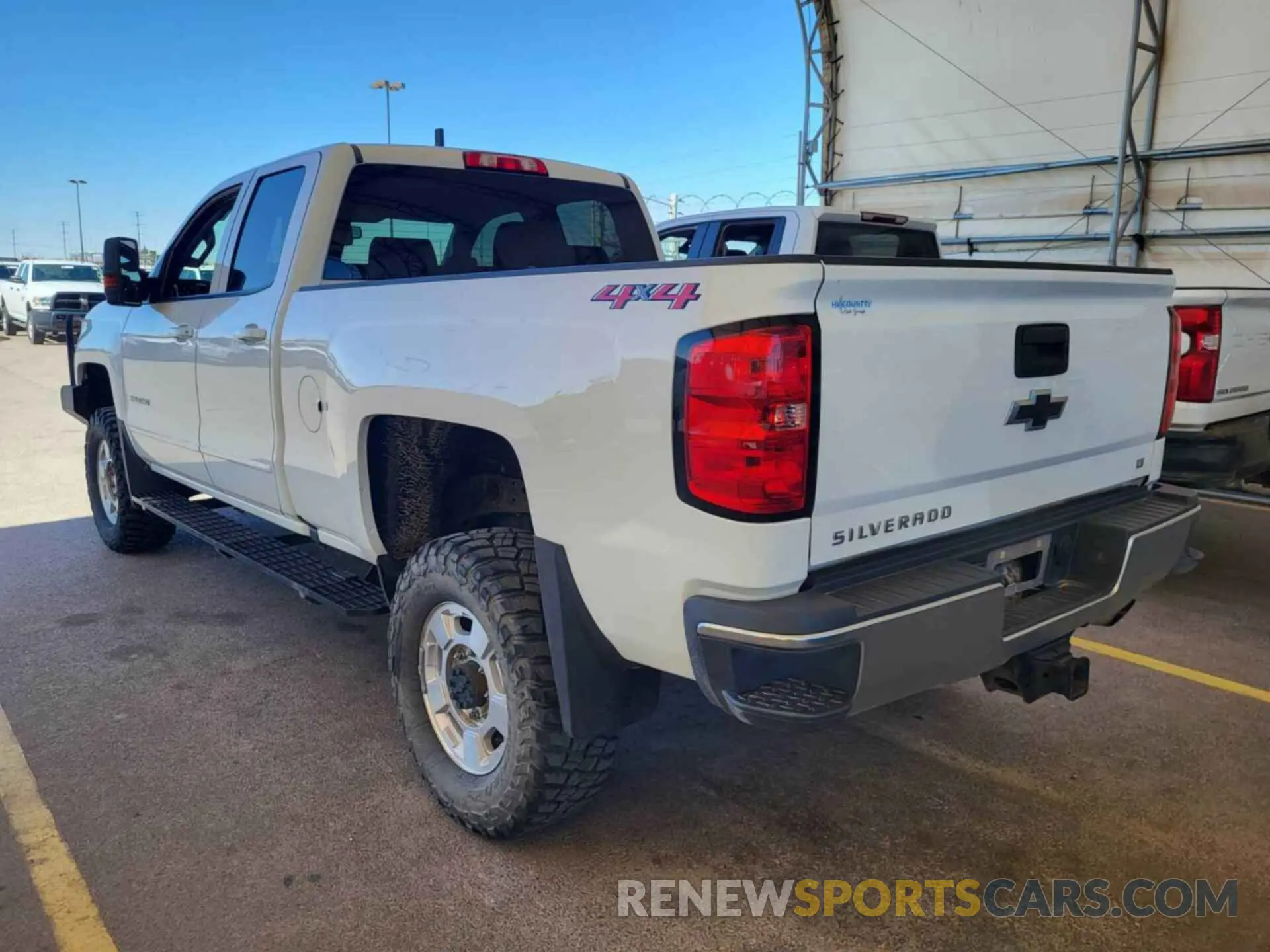 17 Photograph of a damaged car 2GC2KSEG9K1144514 CHEVROLET SILVERADO 2019