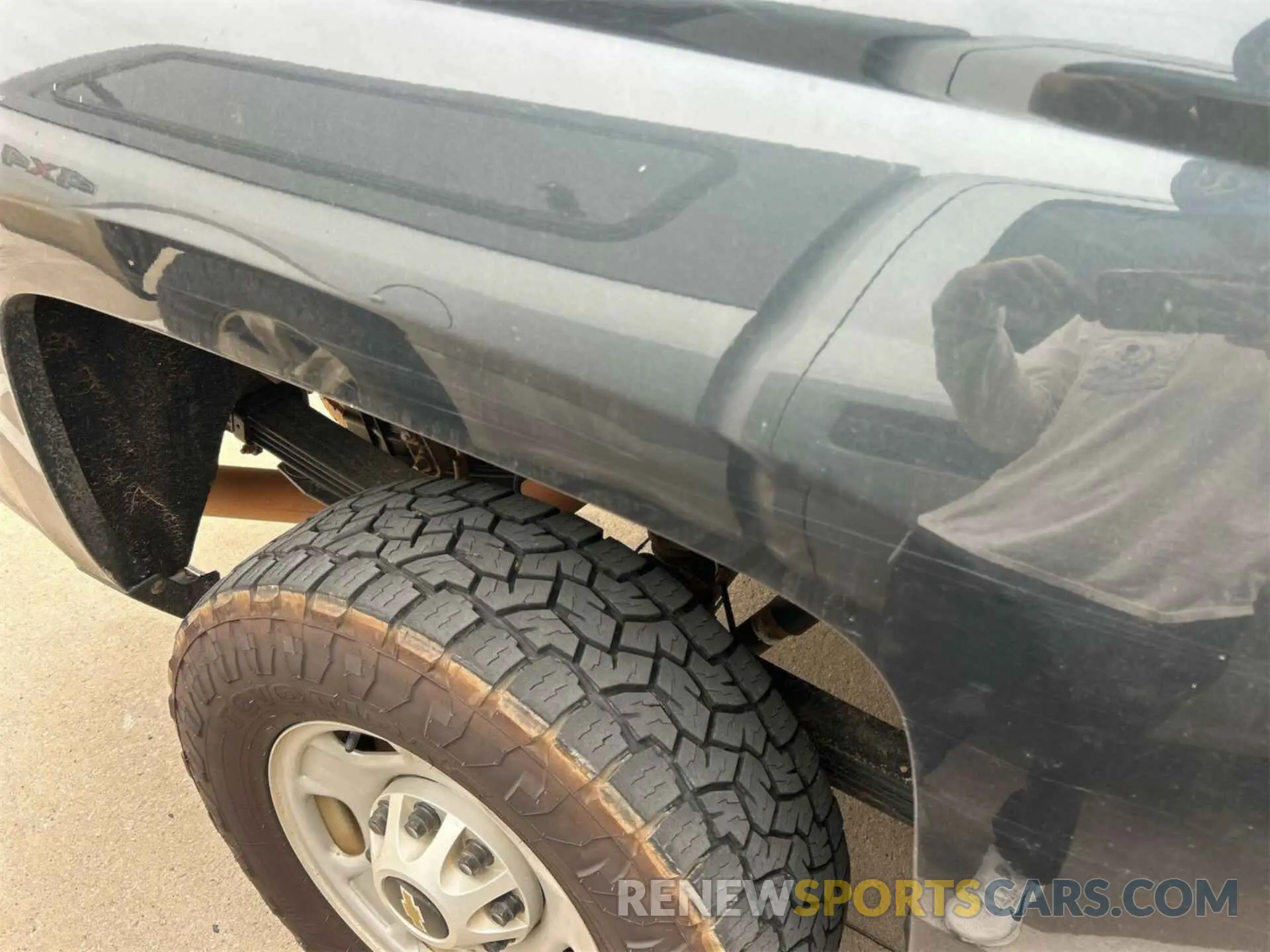 10 Photograph of a damaged car 2GC2KSEGXK1205921 CHEVROLET SILVERADO 2019