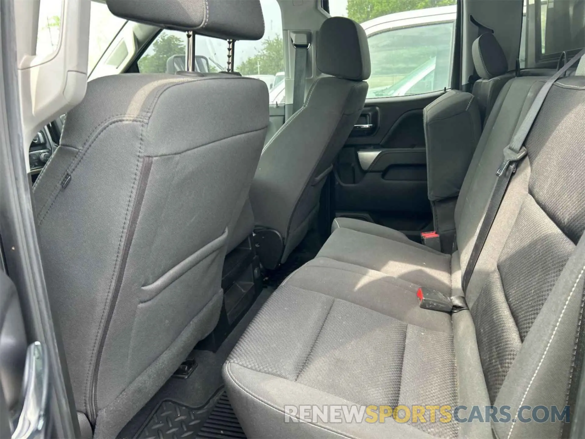 19 Photograph of a damaged car 2GC2KSEGXK1205921 CHEVROLET SILVERADO 2019