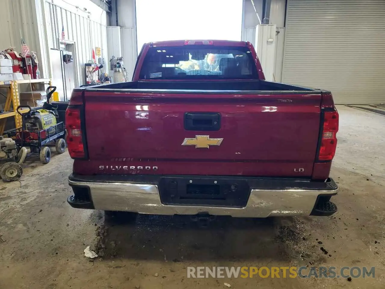 6 Photograph of a damaged car 2GCVKPEC4K1174026 CHEVROLET SILVERADO 2019