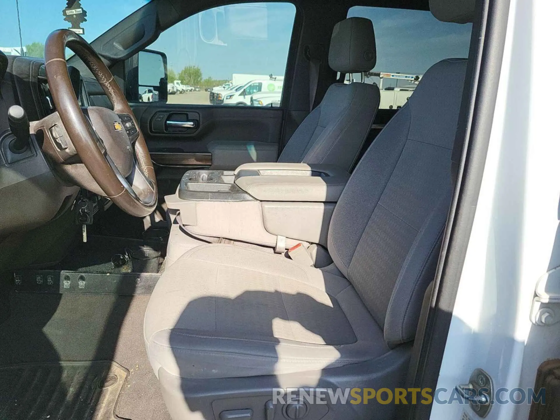 10 Photograph of a damaged car 1GC1YNE73LF199904 CHEVROLET SILVERADO 2020