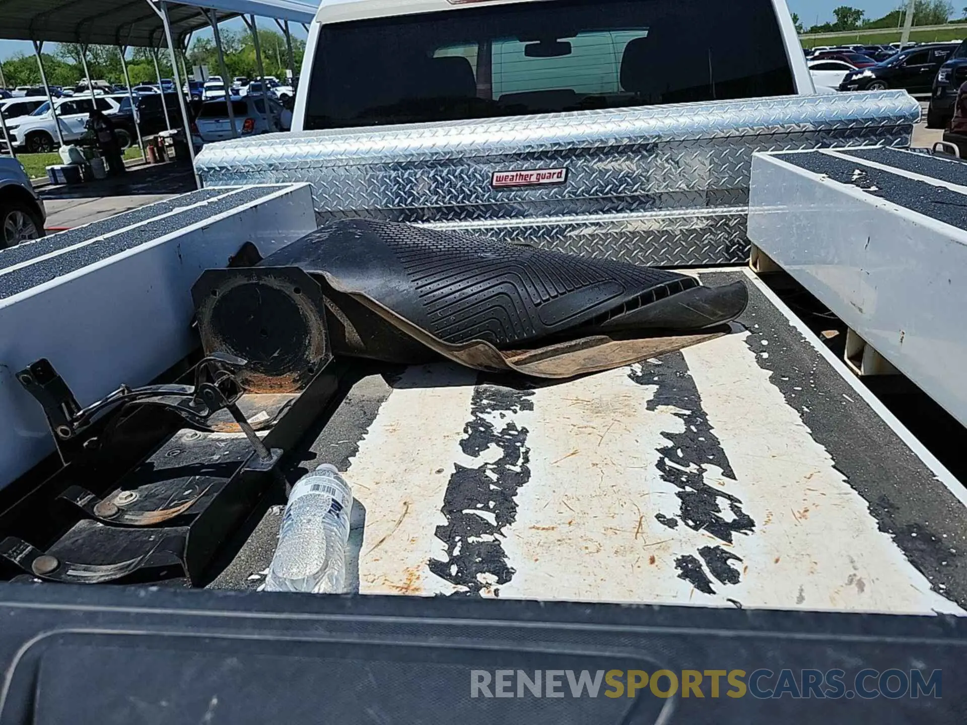 17 Photograph of a damaged car 1GC2YLE72LF233422 CHEVROLET SILVERADO 2020