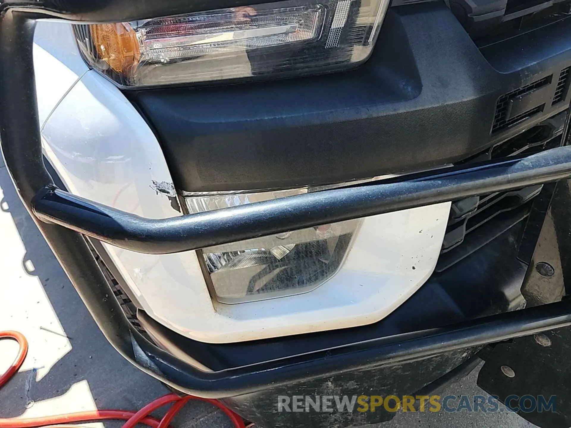 3 Photograph of a damaged car 1GC2YLE72LF233422 CHEVROLET SILVERADO 2020