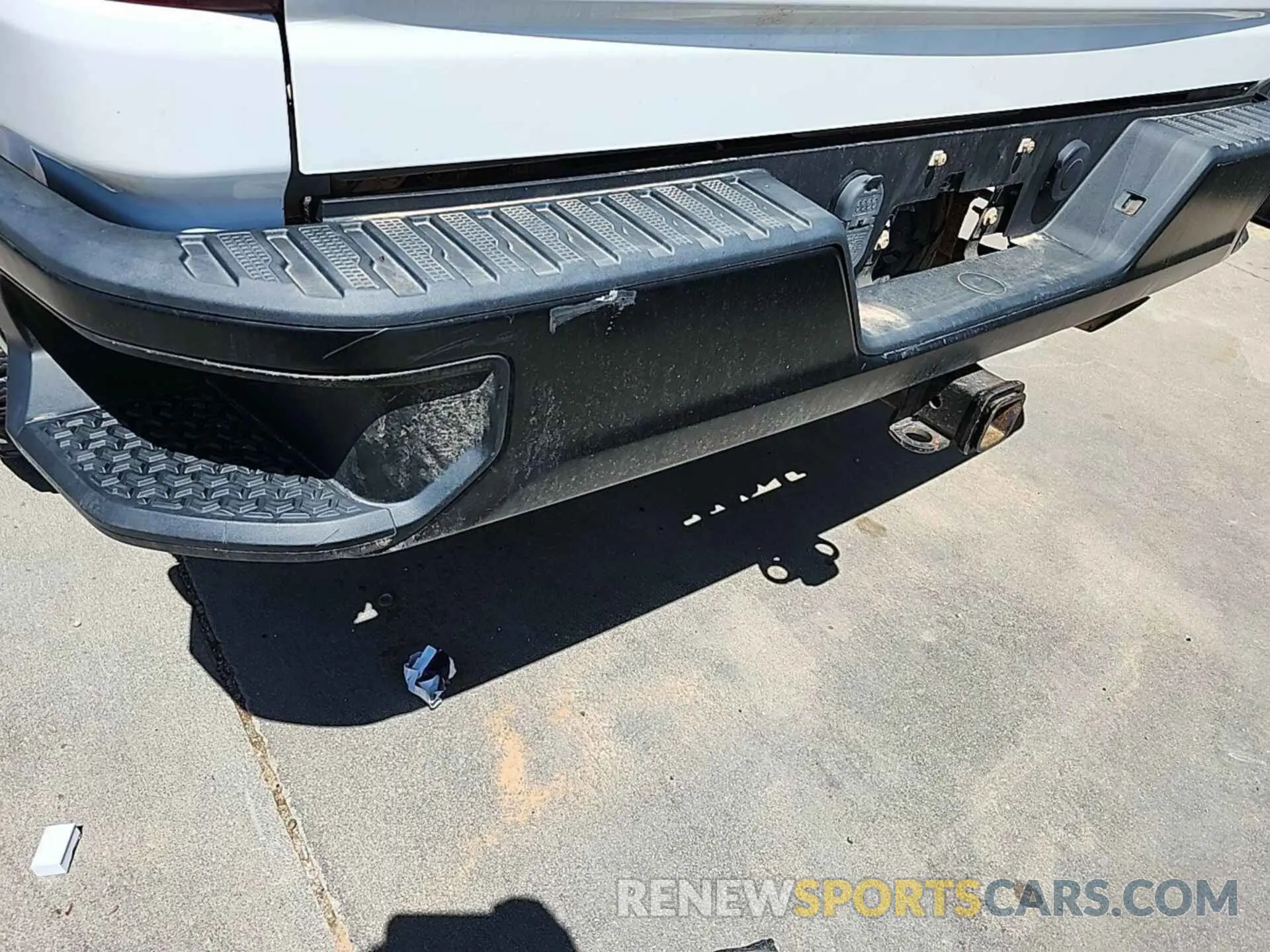 30 Photograph of a damaged car 1GC2YLE72LF233422 CHEVROLET SILVERADO 2020