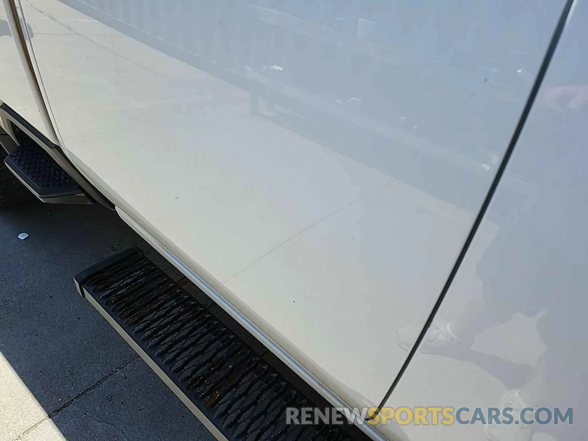7 Photograph of a damaged car 1GC2YLE72LF233422 CHEVROLET SILVERADO 2020